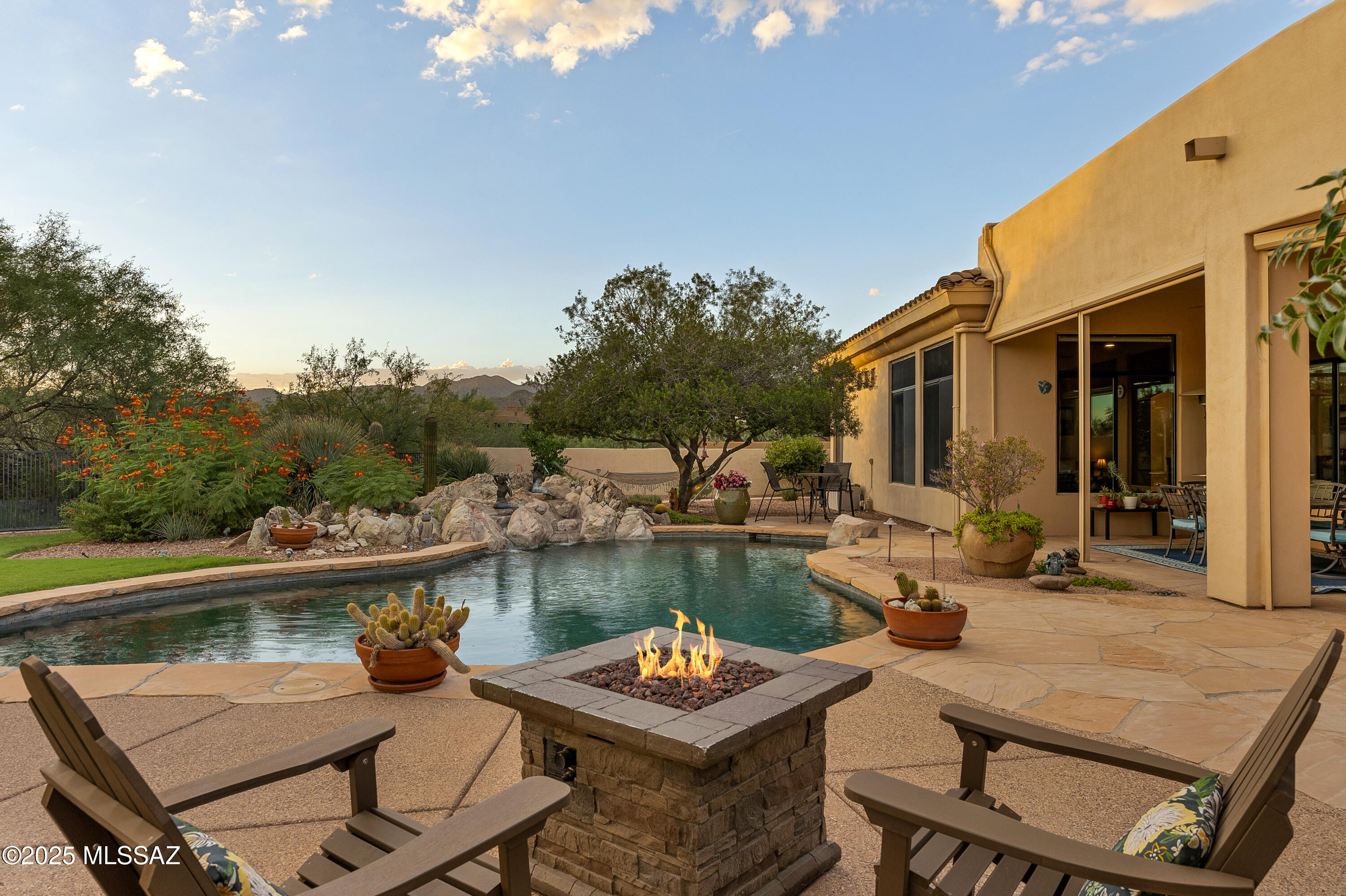 13837 N Steprock Canyon Place
