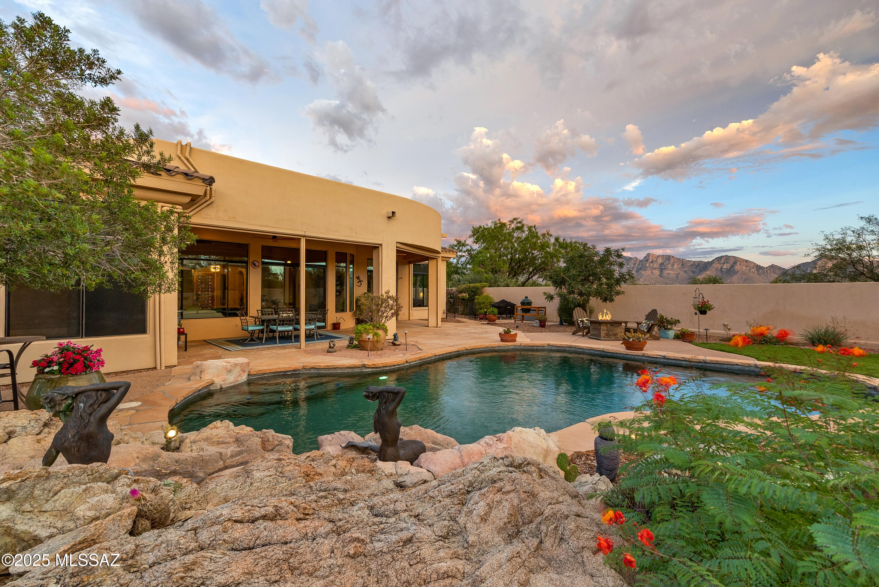 13837 N Steprock Canyon Place