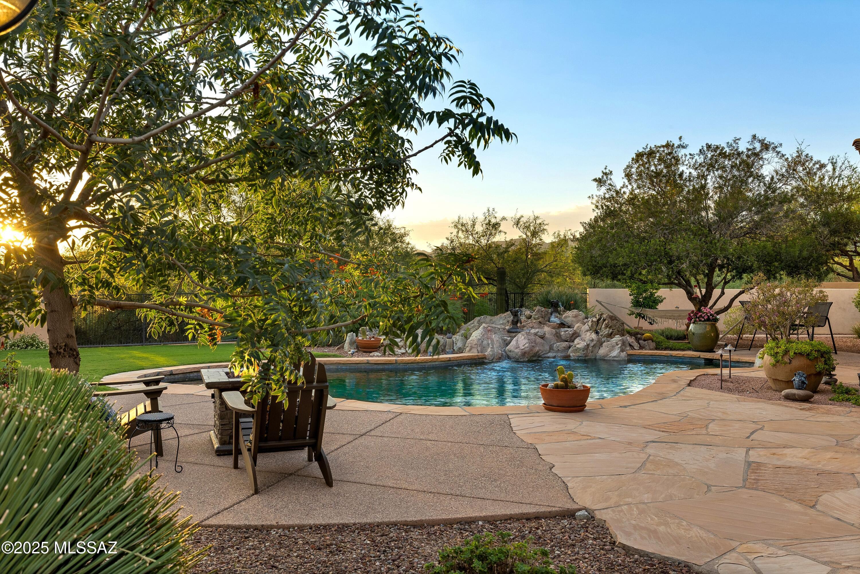 13837 N Steprock Canyon Place