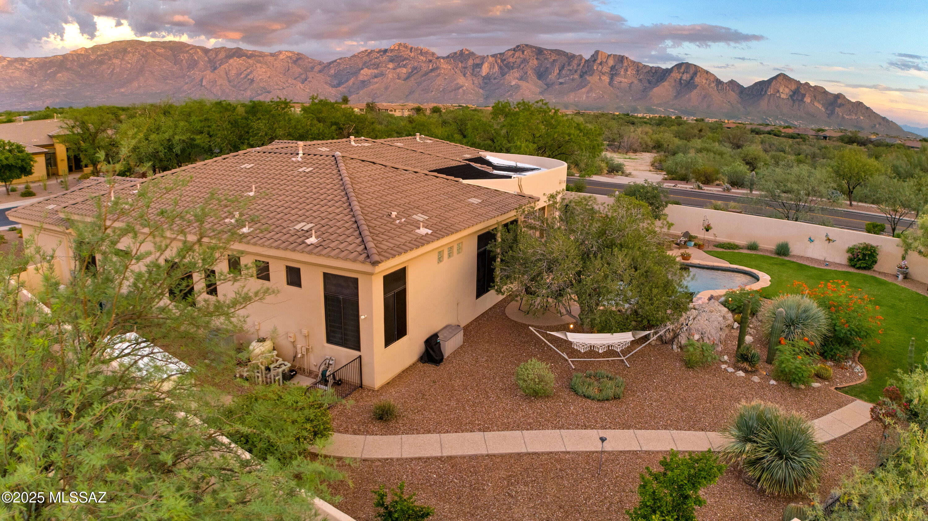 13837 N Steprock Canyon Place