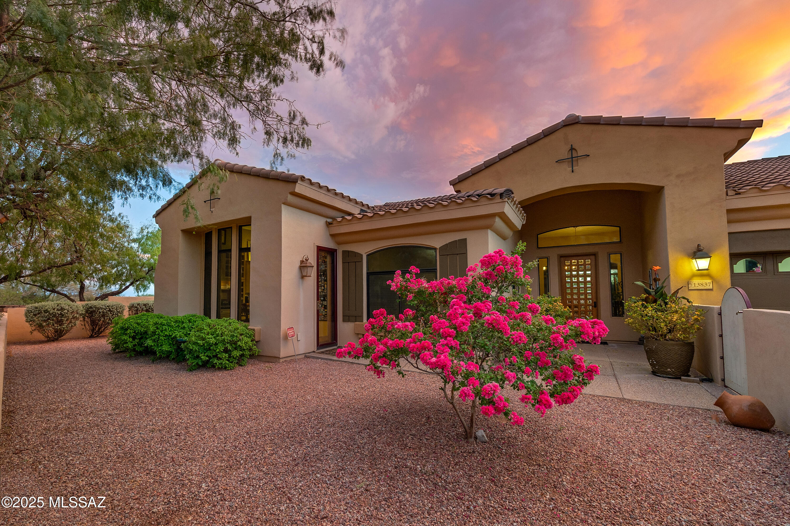 13837 N Steprock Canyon Place