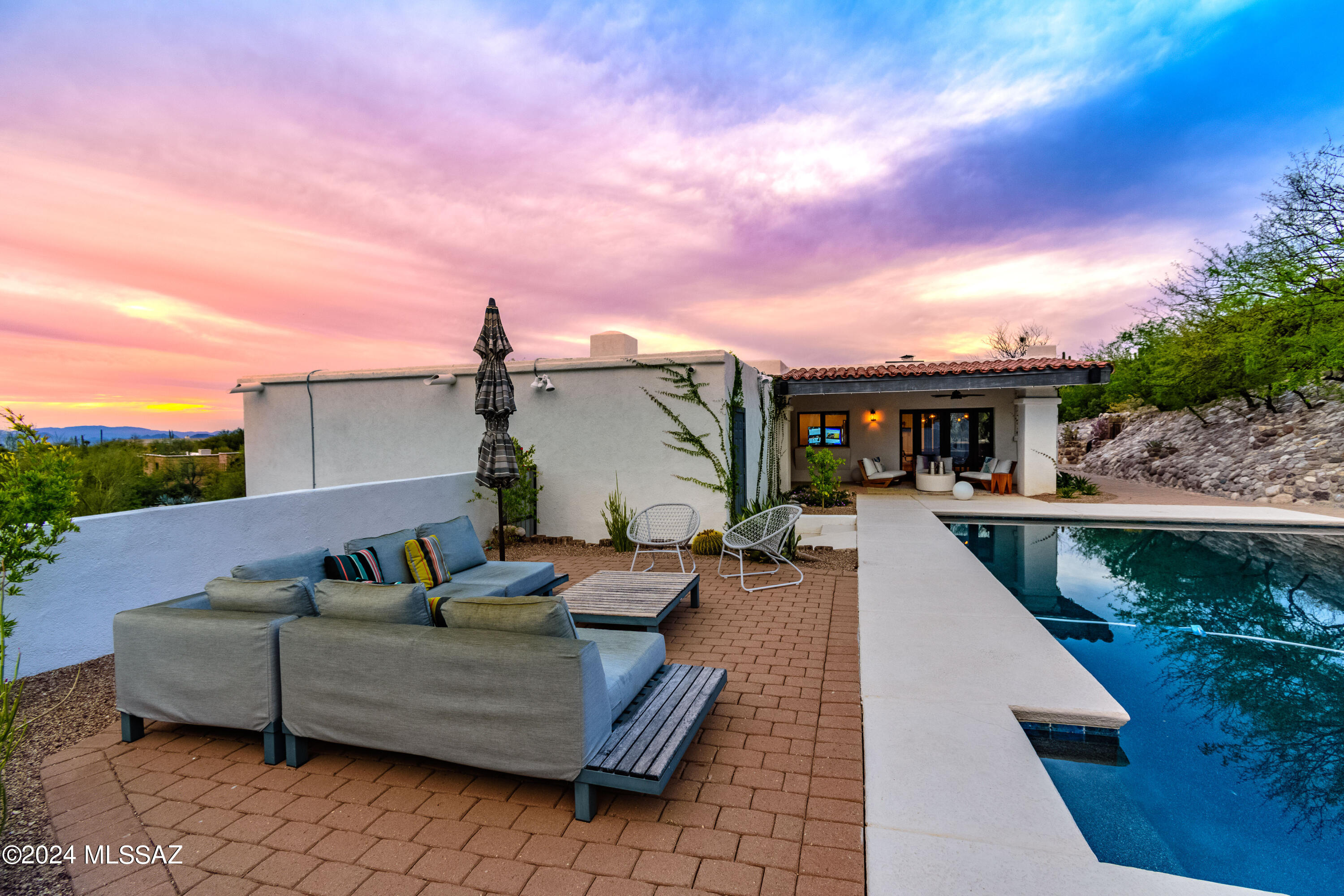 4235 E Coronado Drive