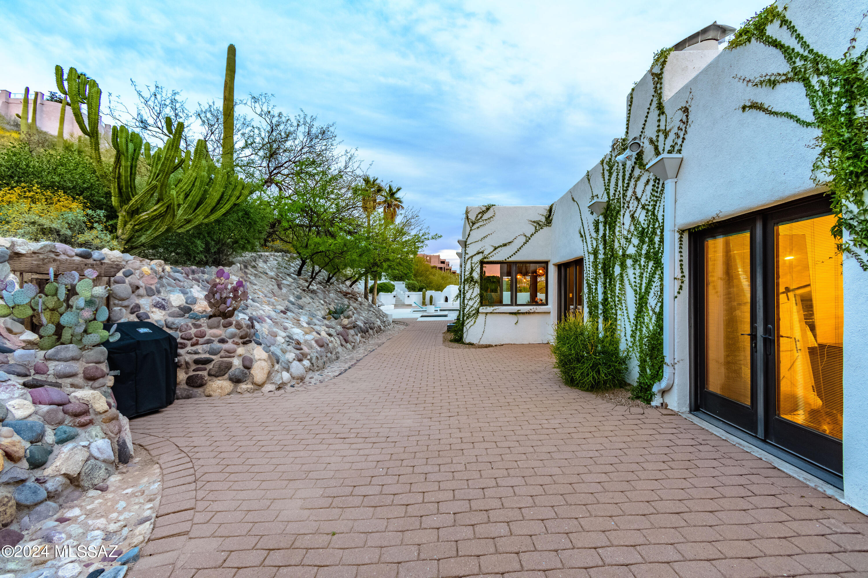 4235 E Coronado Drive