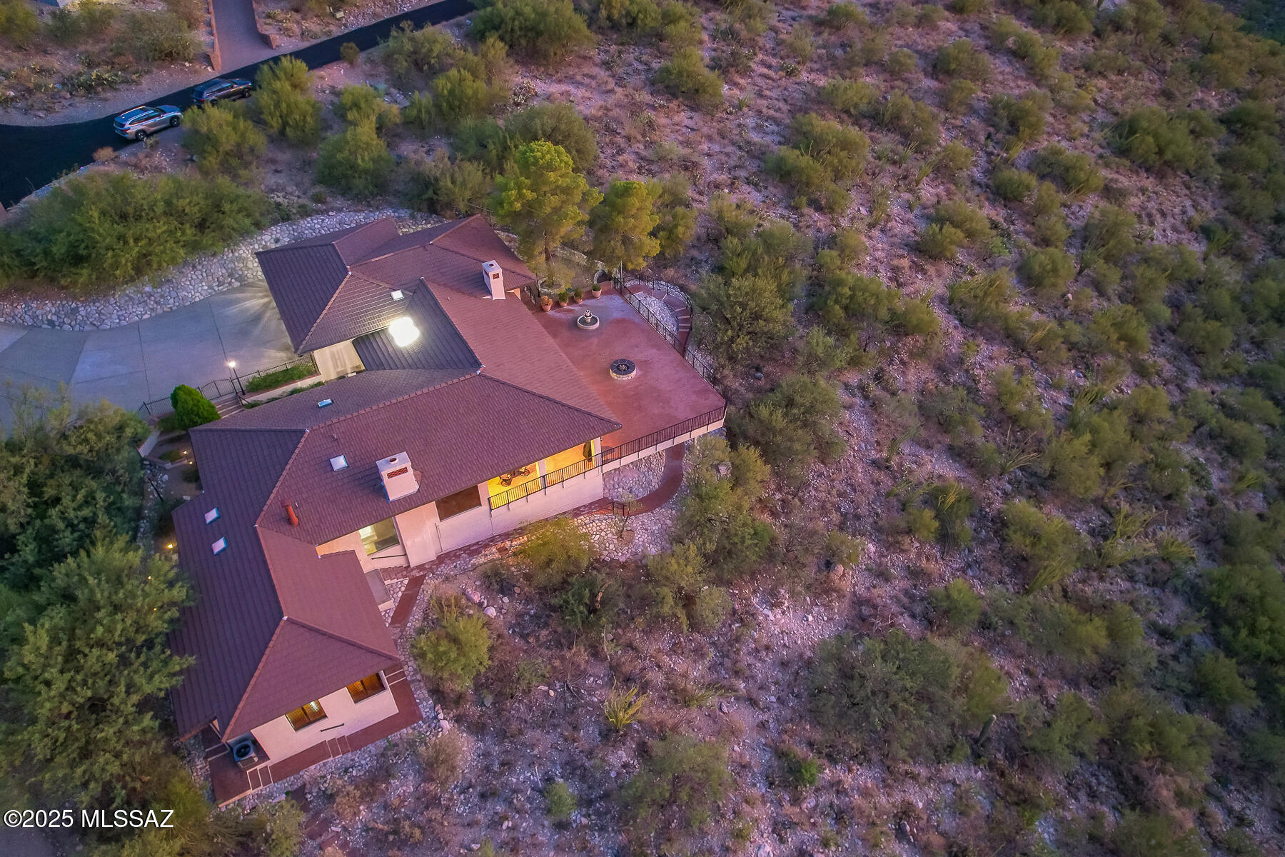 7001 N Finger Rock Place