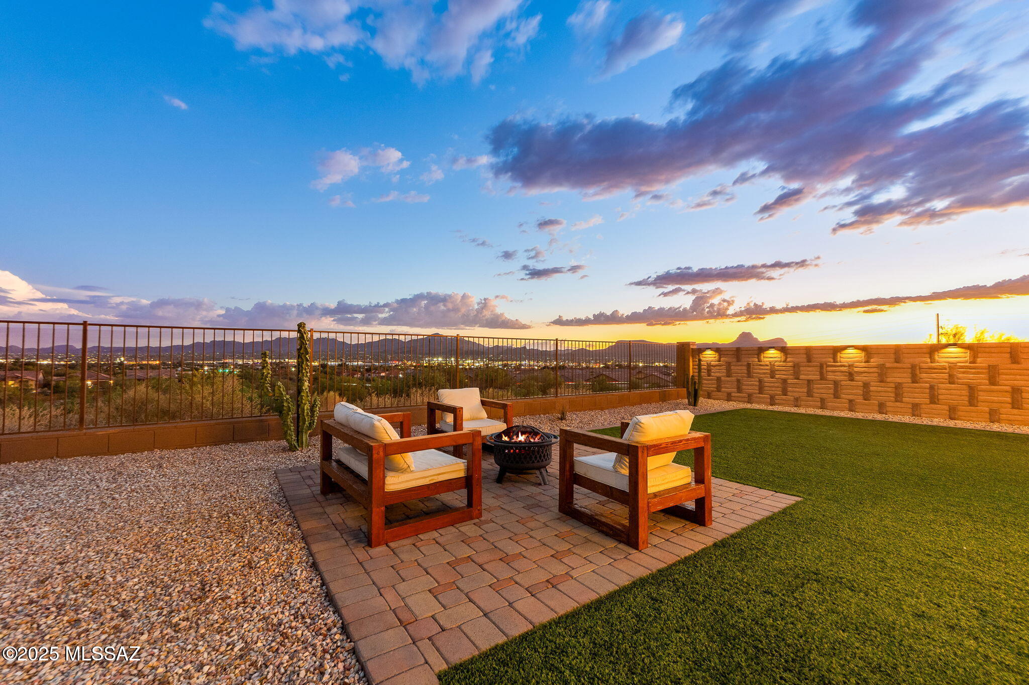 5359 W Avenida Tierra Alta