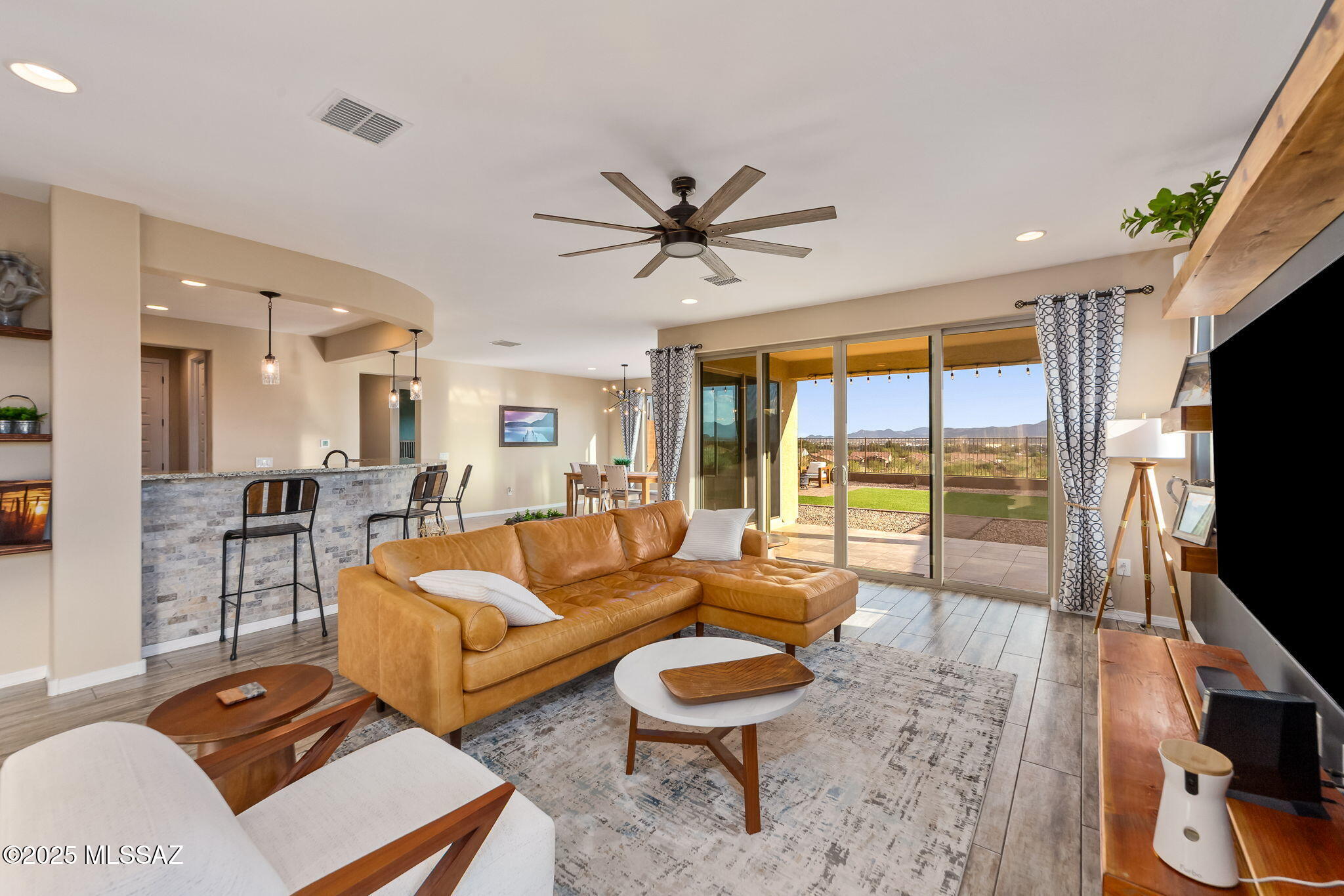 5359 W Avenida Tierra Alta