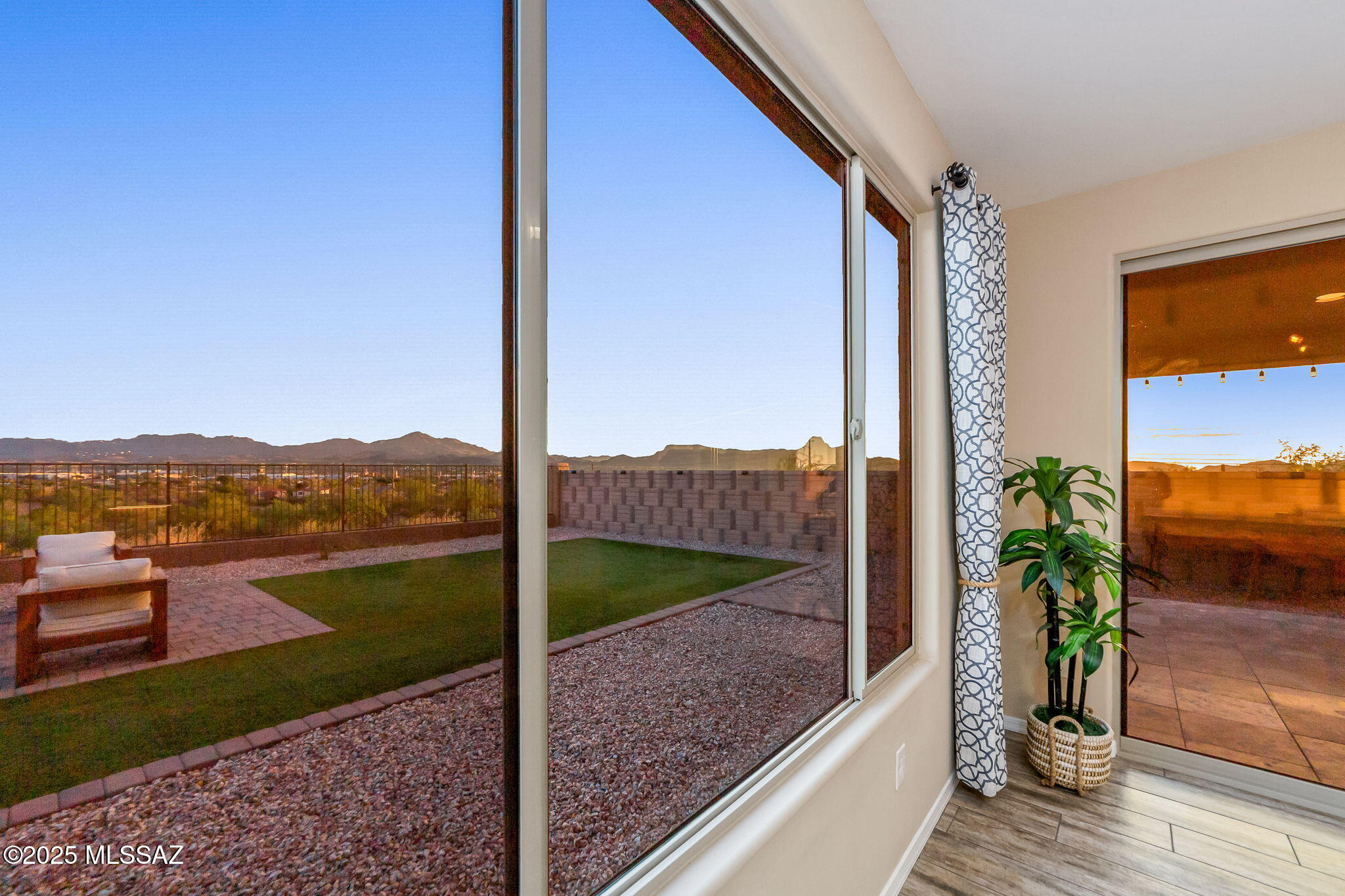 5359 W Avenida Tierra Alta