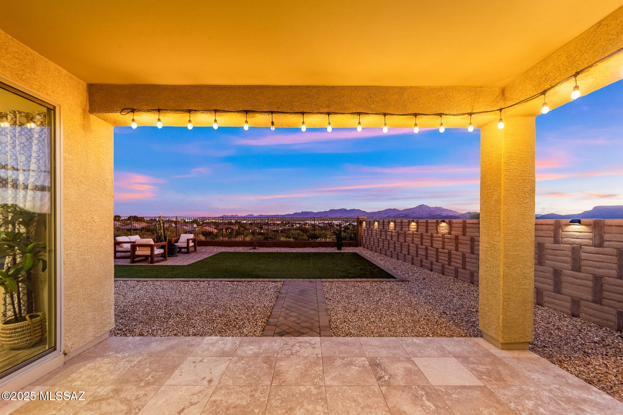 5359 W Avenida Tierra Alta