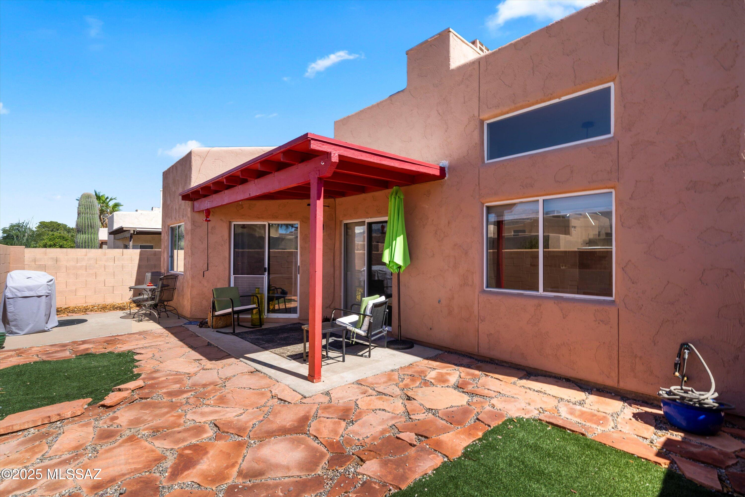 4323 E Ebony Lane