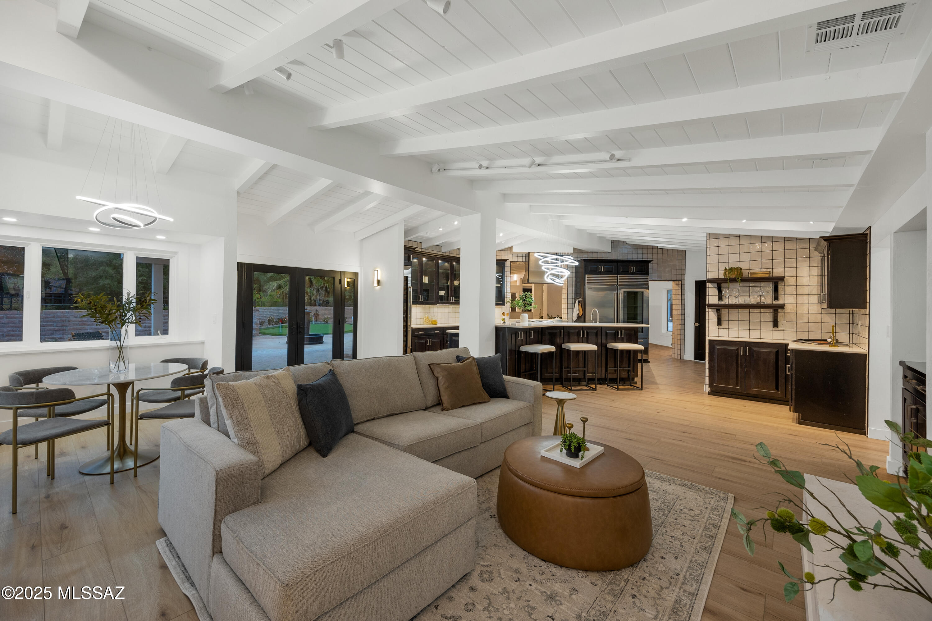 6126 E San Leandro Drive