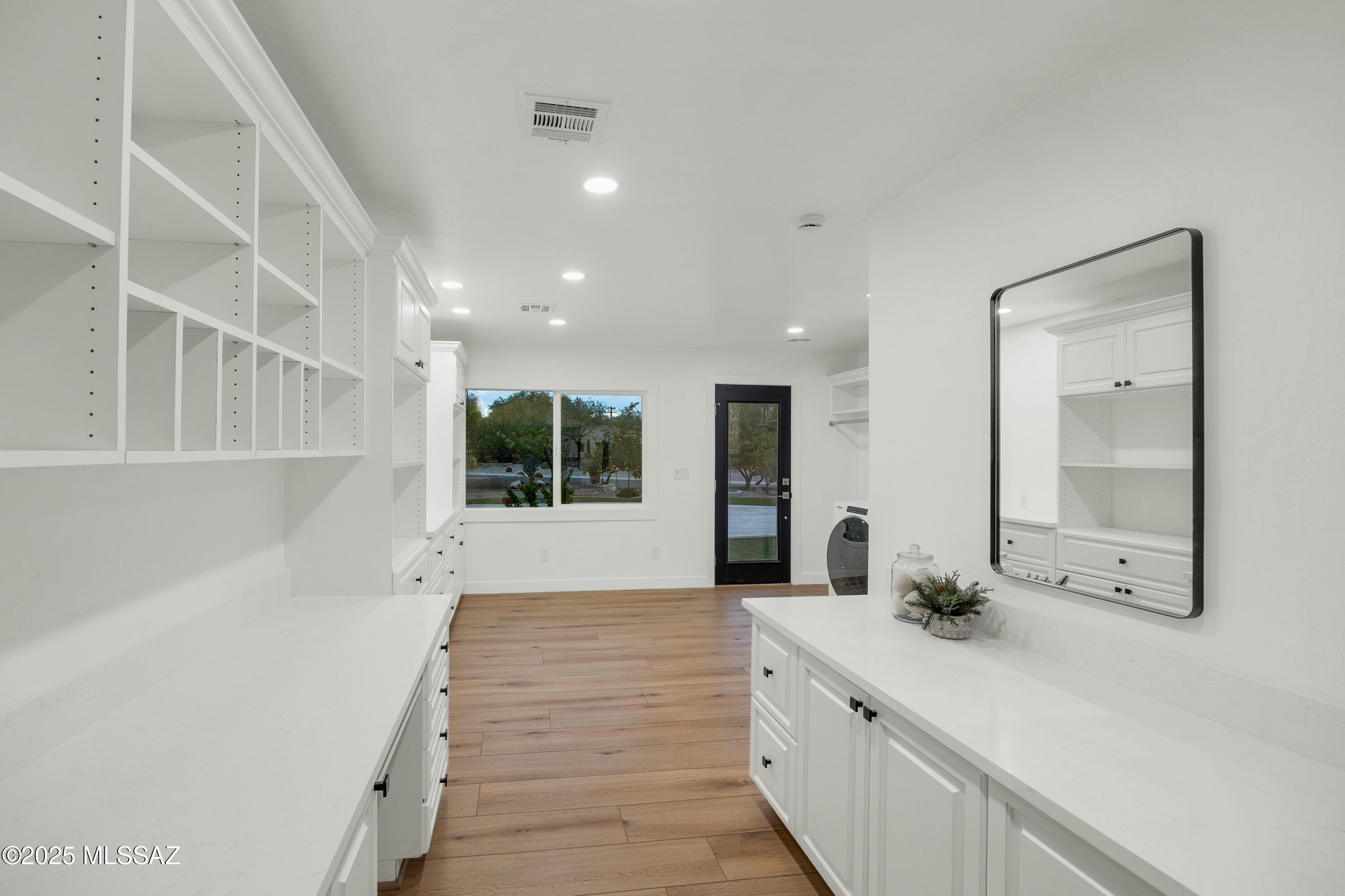 6126 E San Leandro Drive