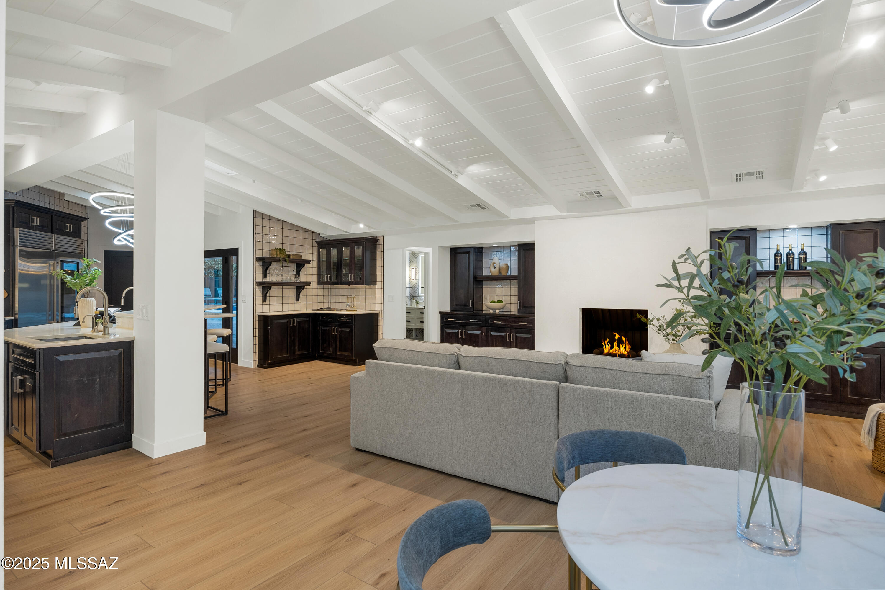 6126 E San Leandro Drive