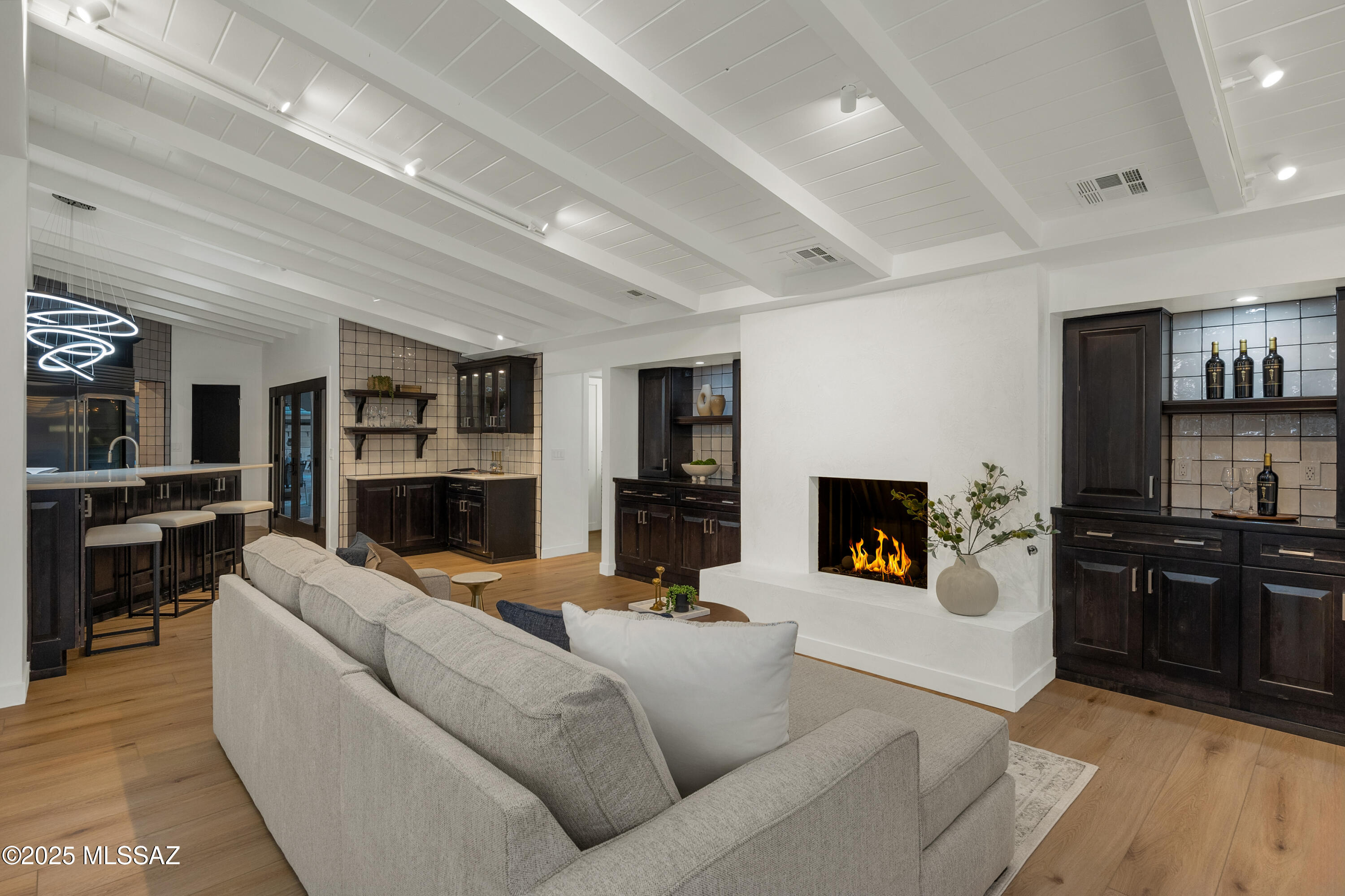 6126 E San Leandro Drive