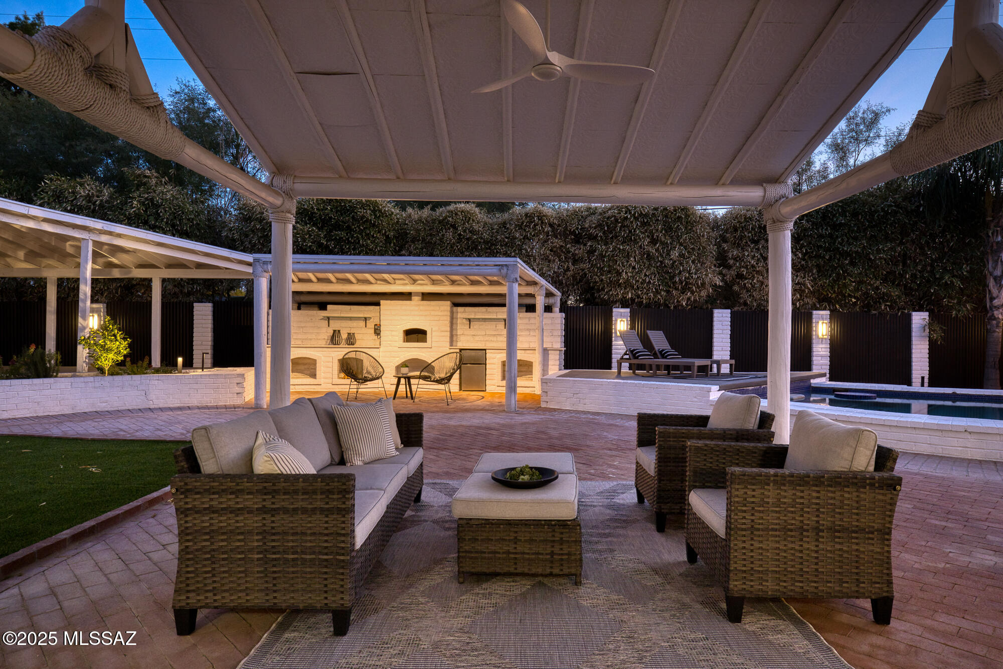 6126 E San Leandro Drive