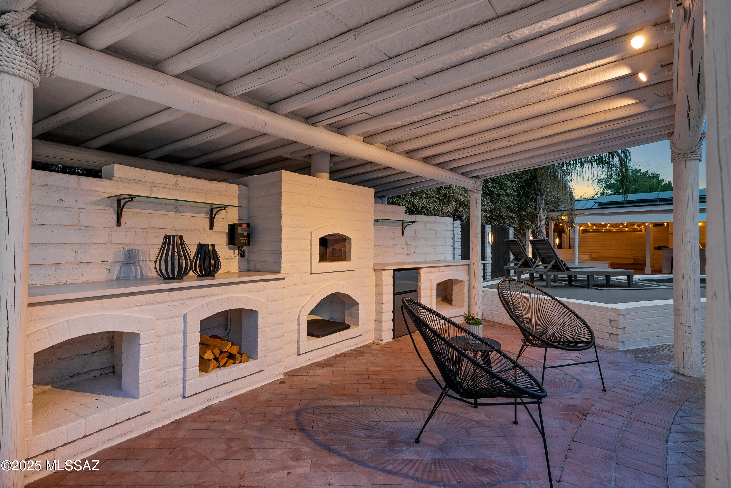 6126 E San Leandro Drive