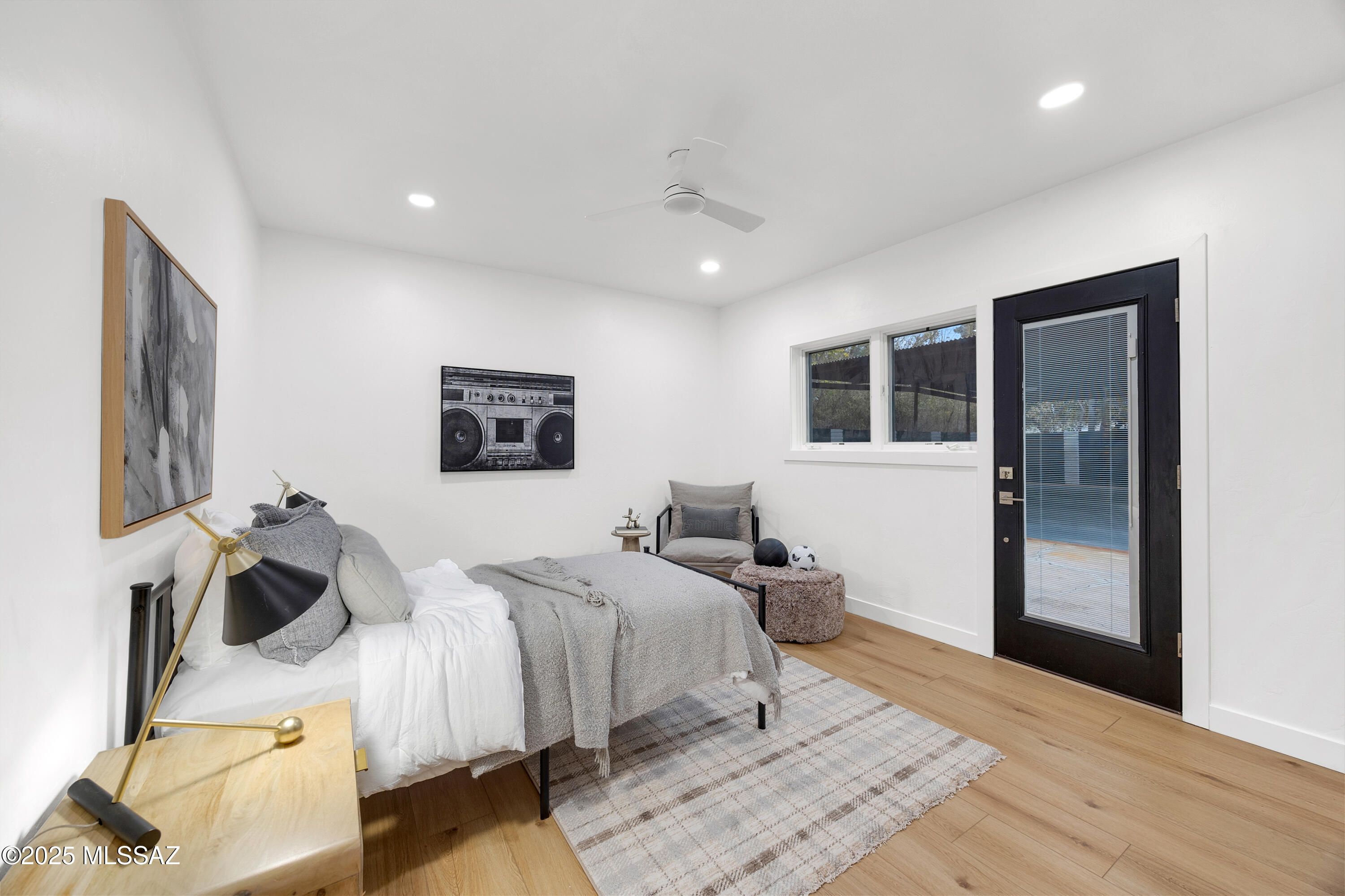 6126 E San Leandro Drive