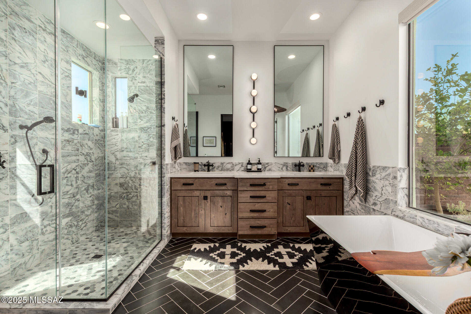 4334 N CAMINO DEL OBISPO