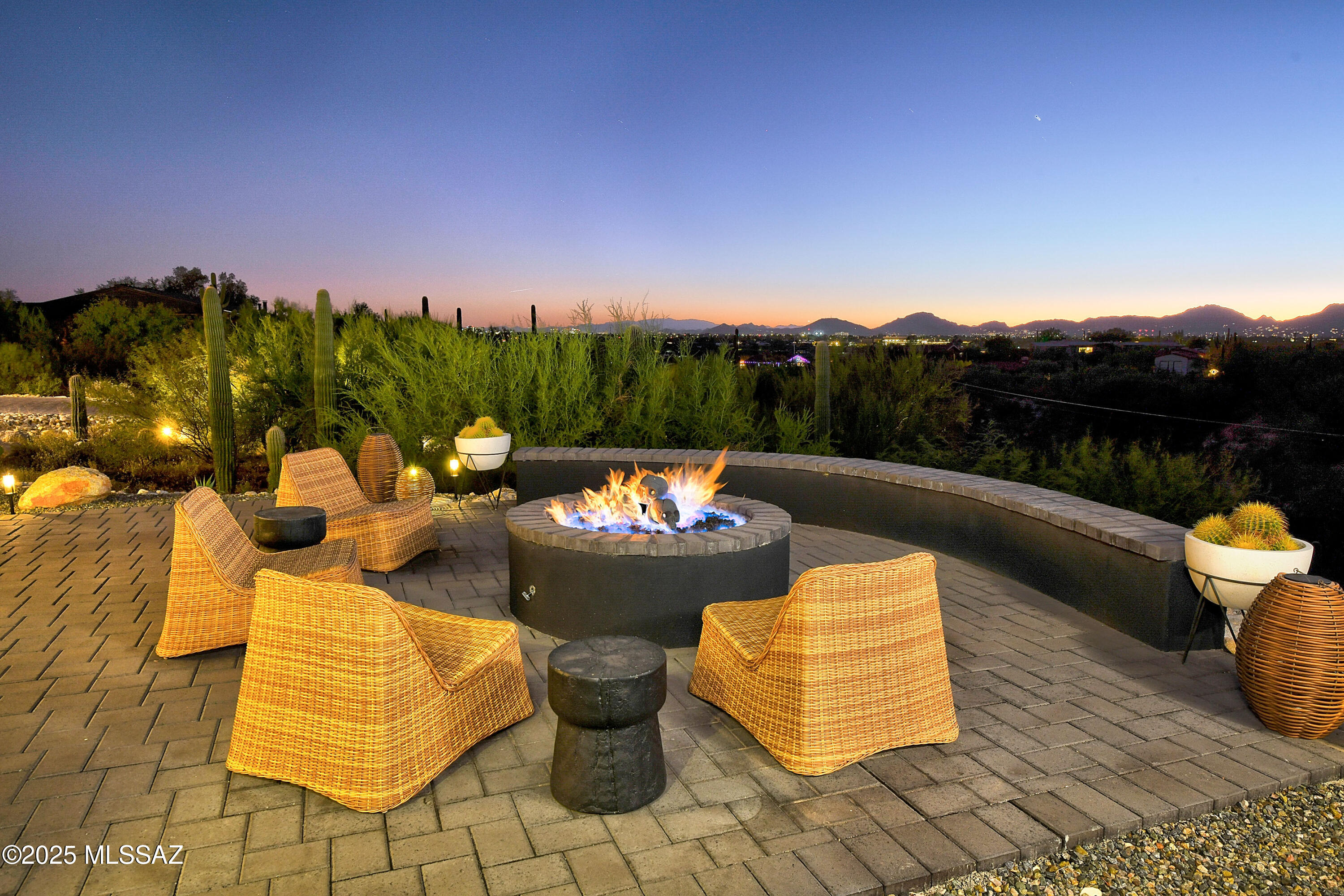 4334 N CAMINO DEL OBISPO