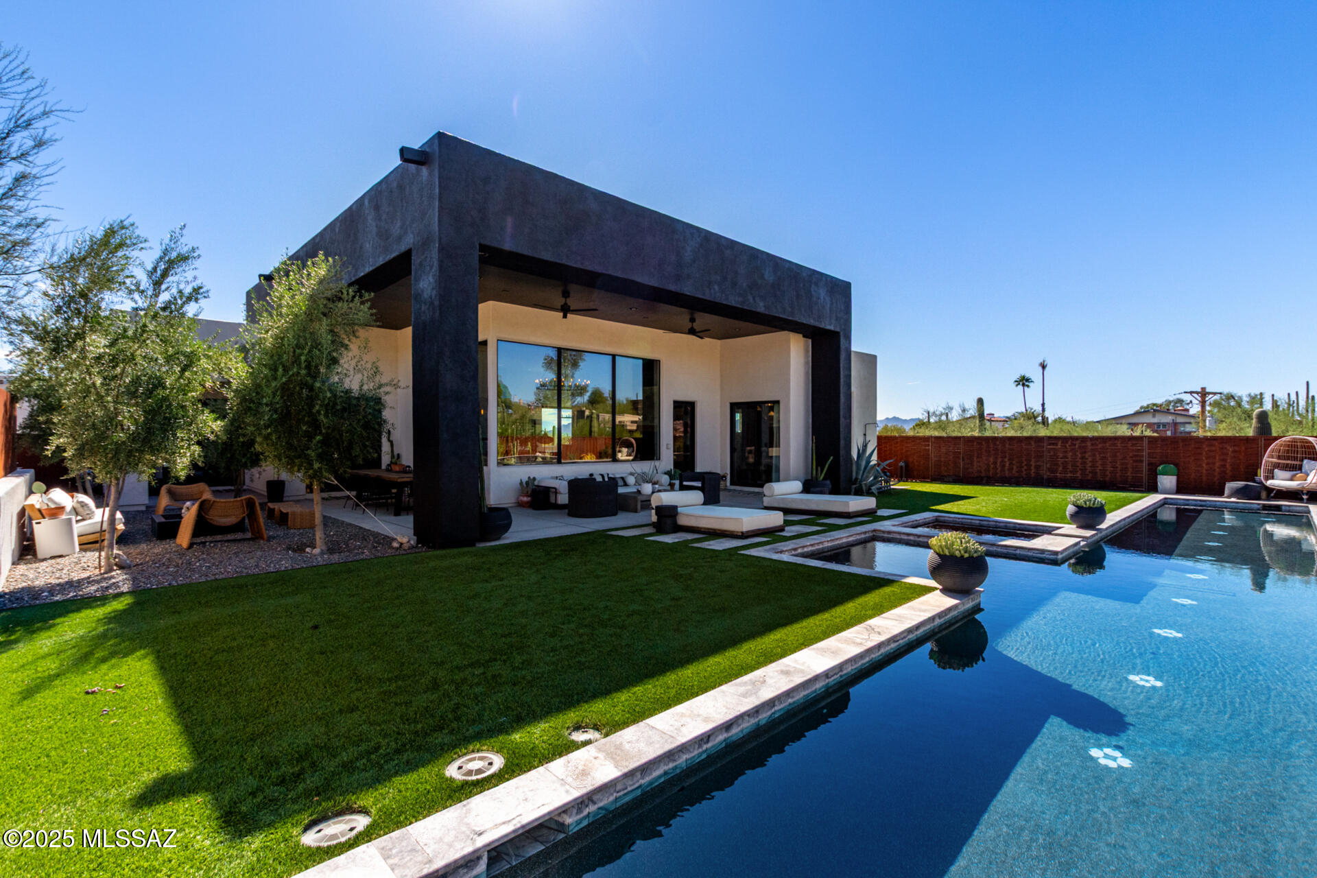 4334 N CAMINO DEL OBISPO