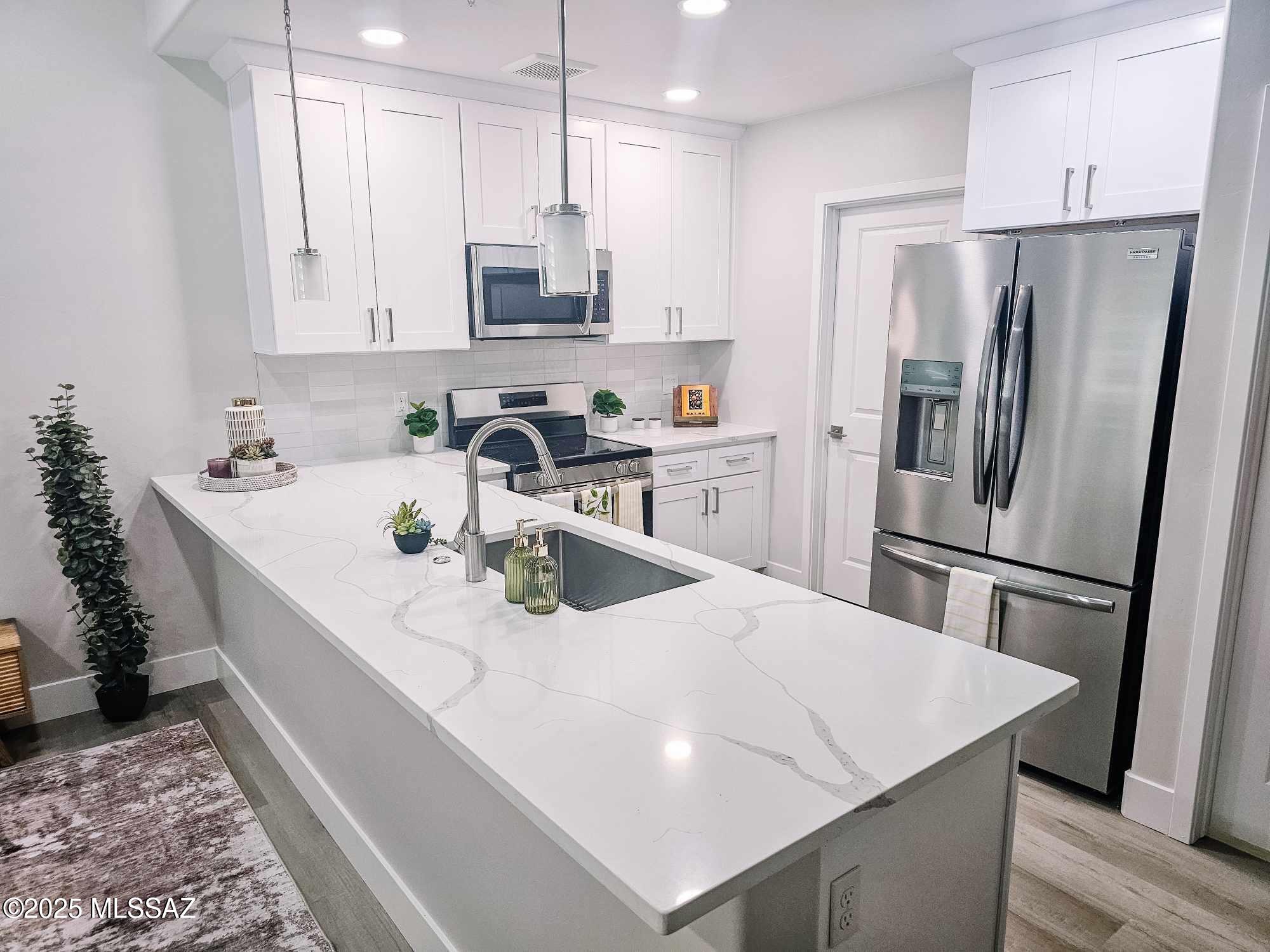2030 E River Road Unit: 201