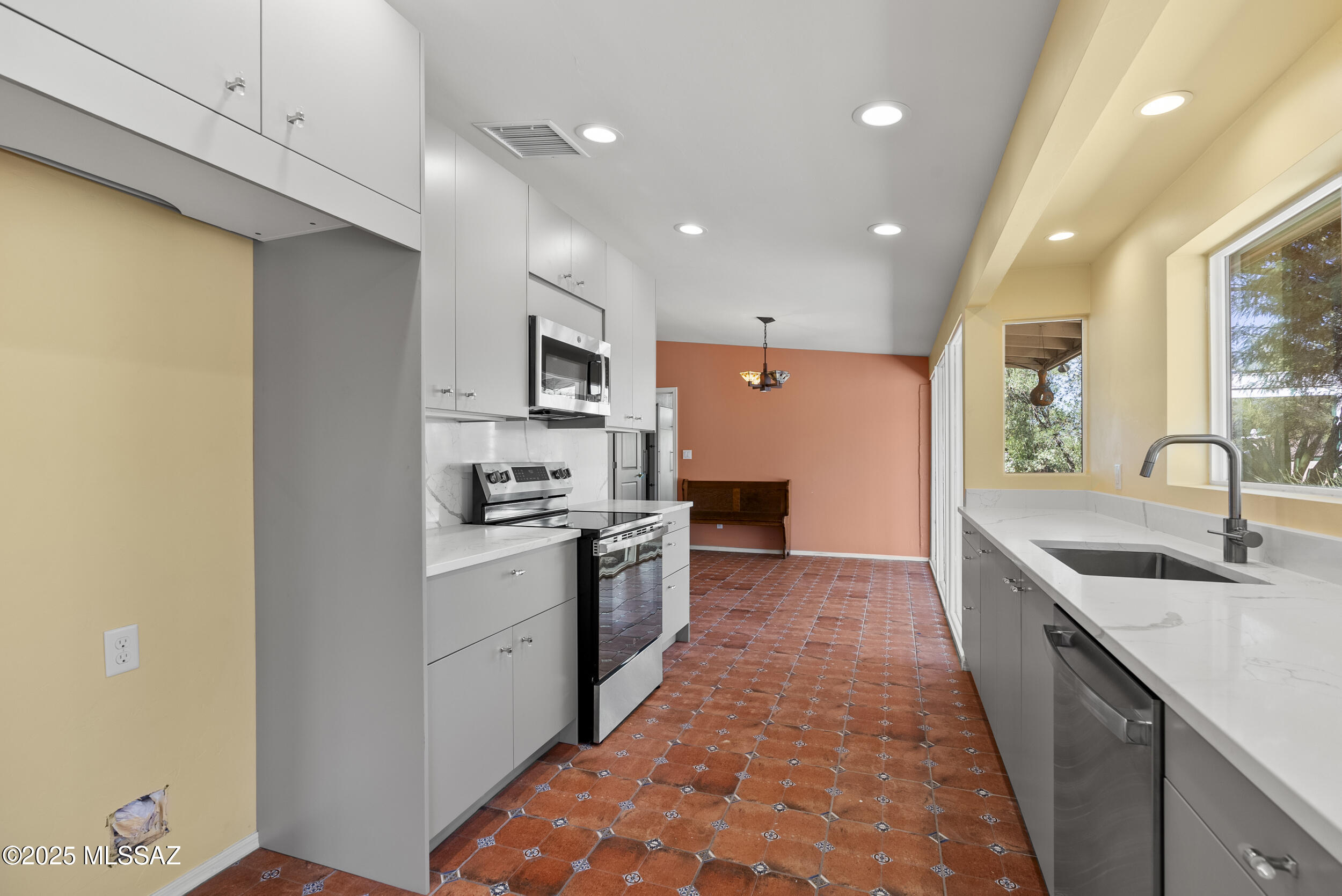 4675 E Calle Del Pantera