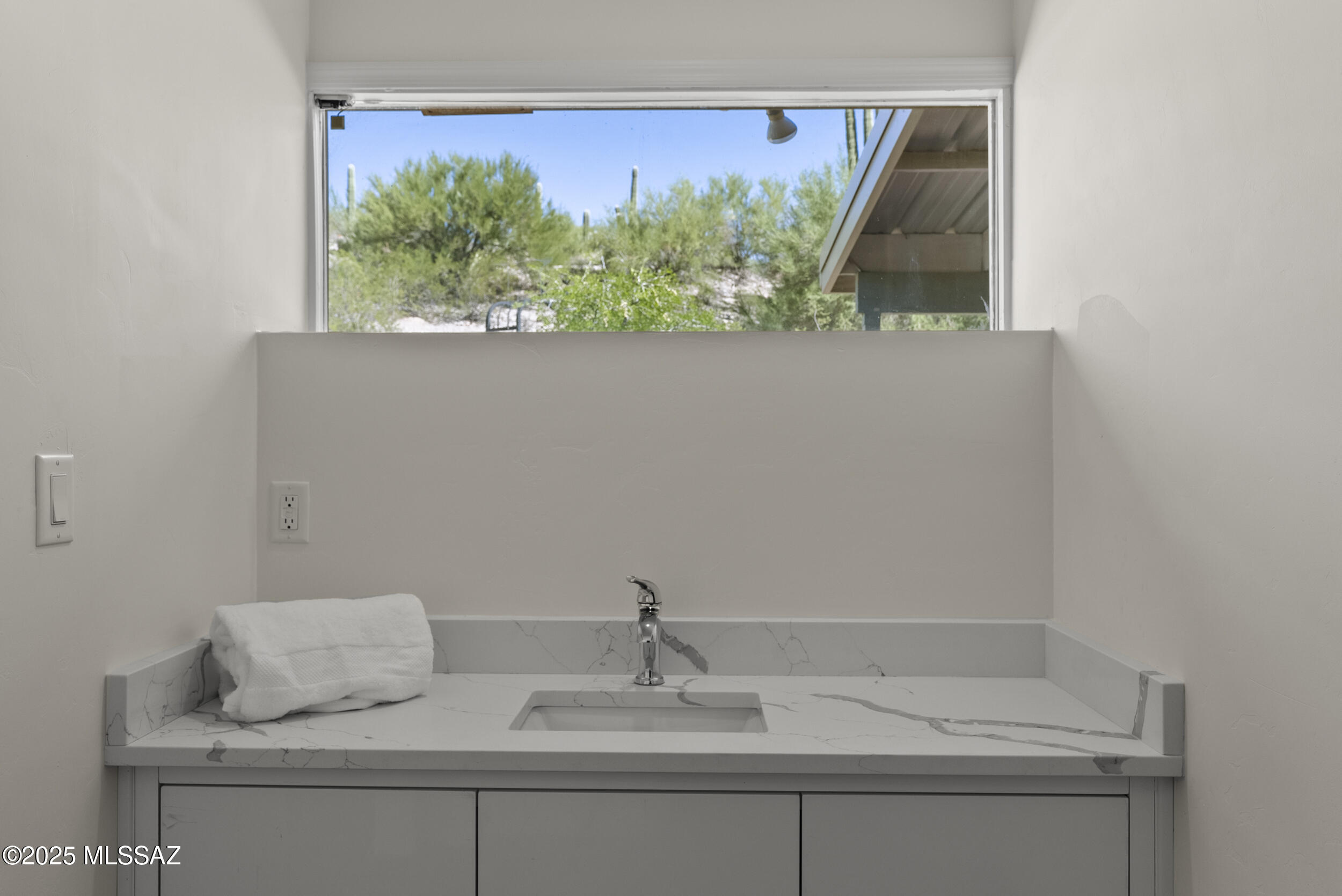 4675 E Calle Del Pantera