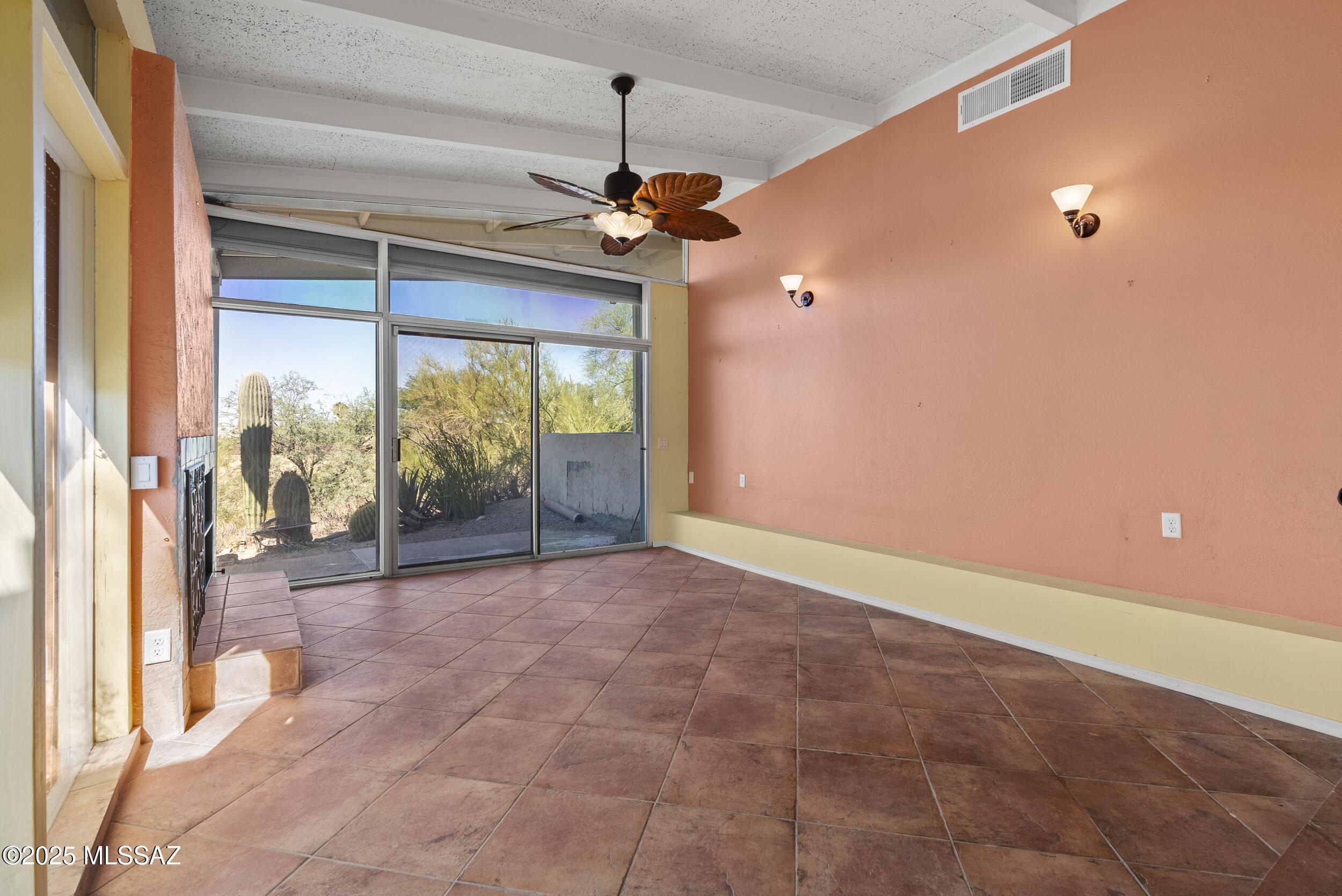 4675 E Calle Del Pantera