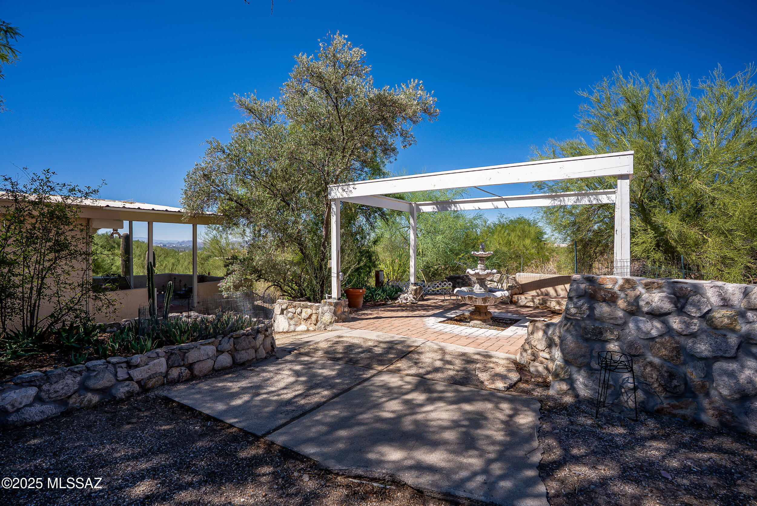 4675 E Calle Del Pantera