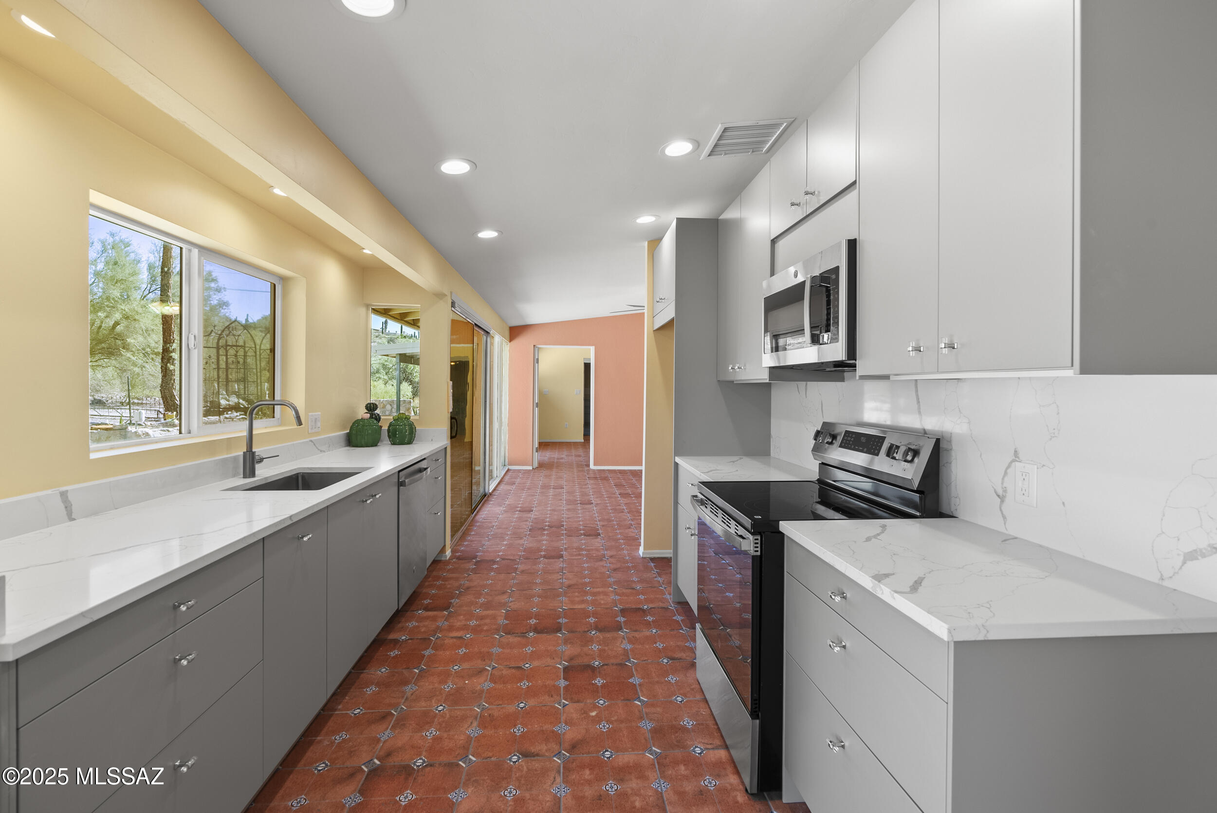 4675 E Calle Del Pantera