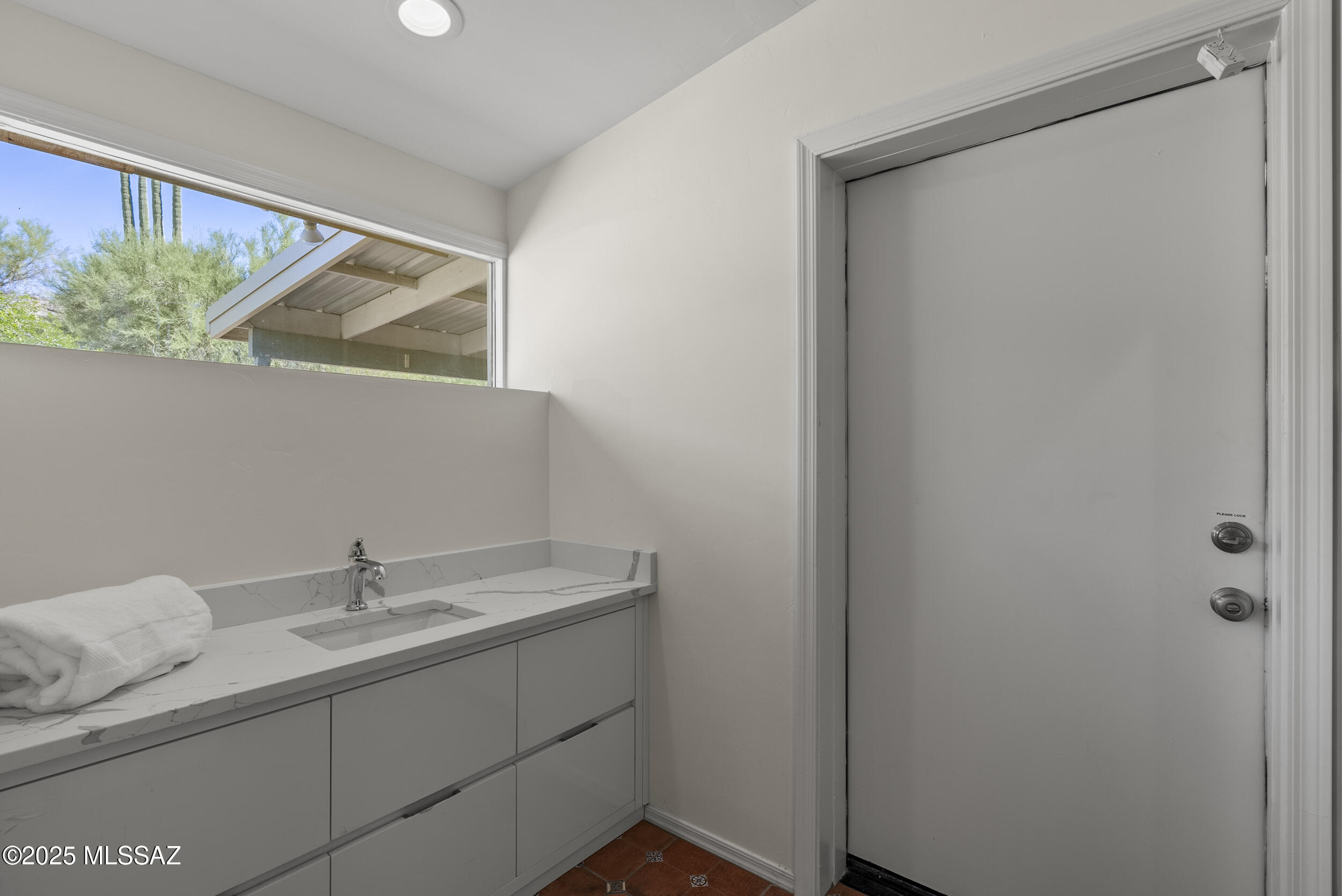 4675 E Calle Del Pantera