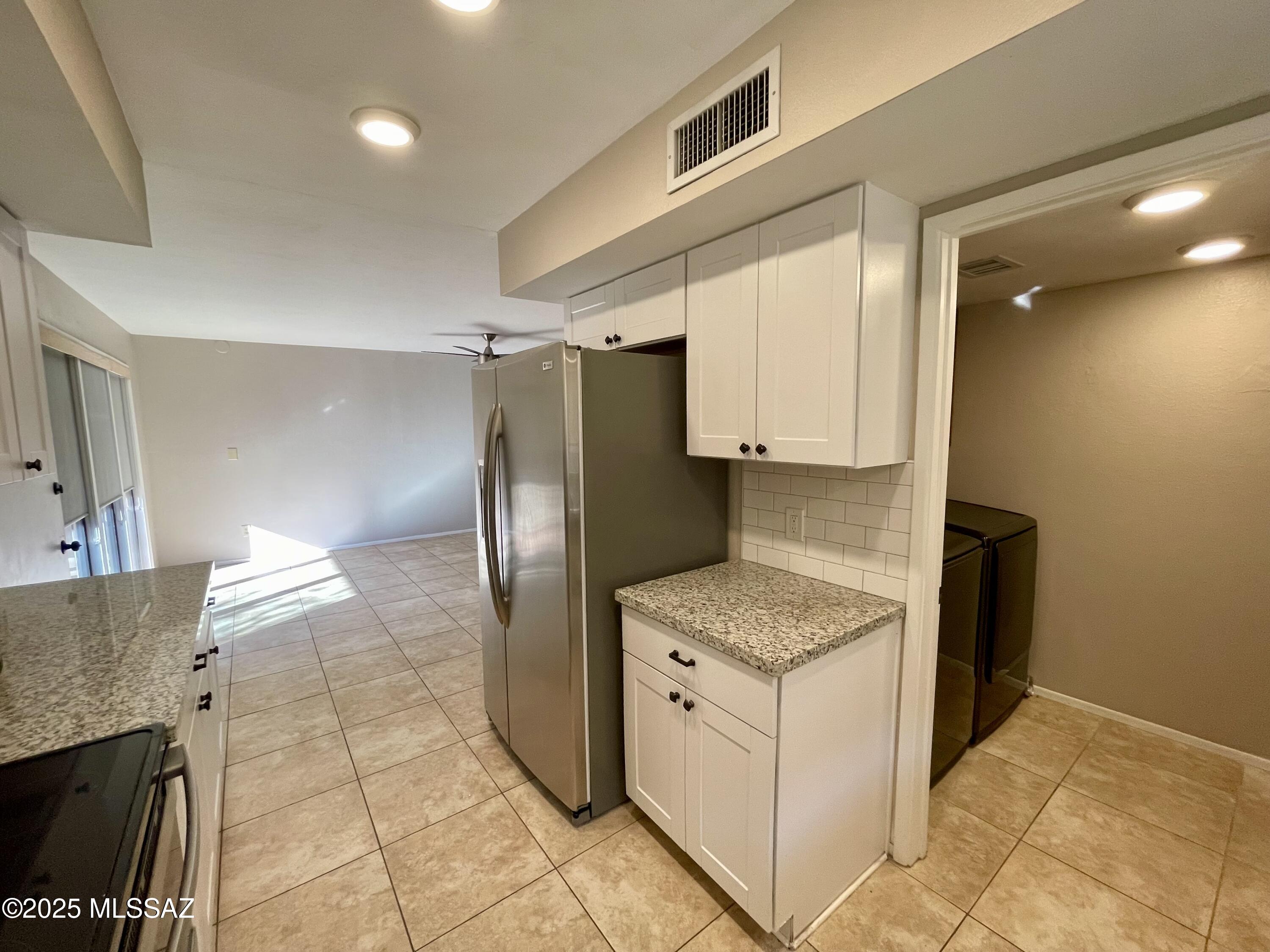 2434 N Shade Tree Circle