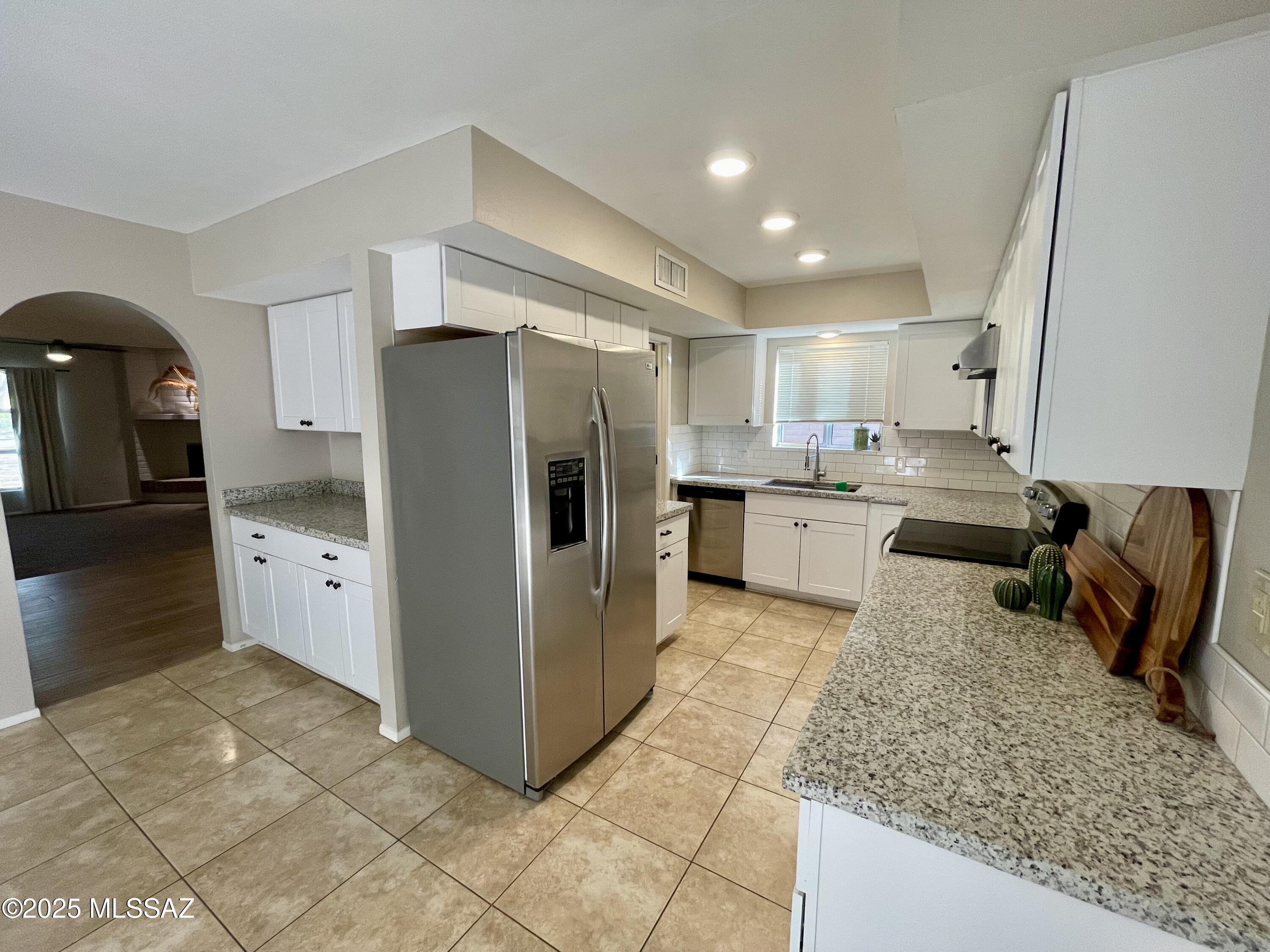 2434 N Shade Tree Circle