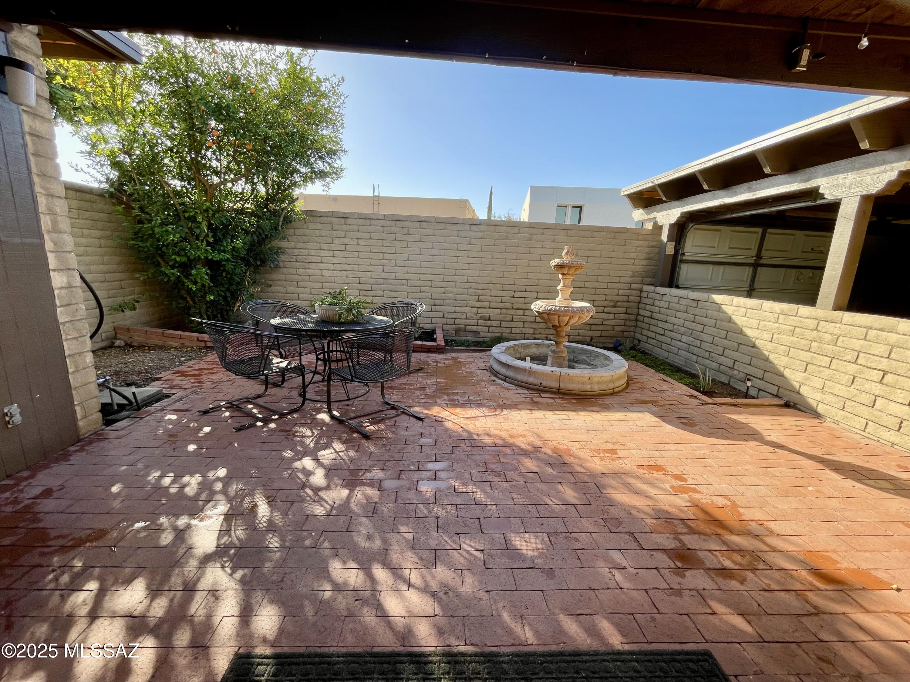 2434 N Shade Tree Circle