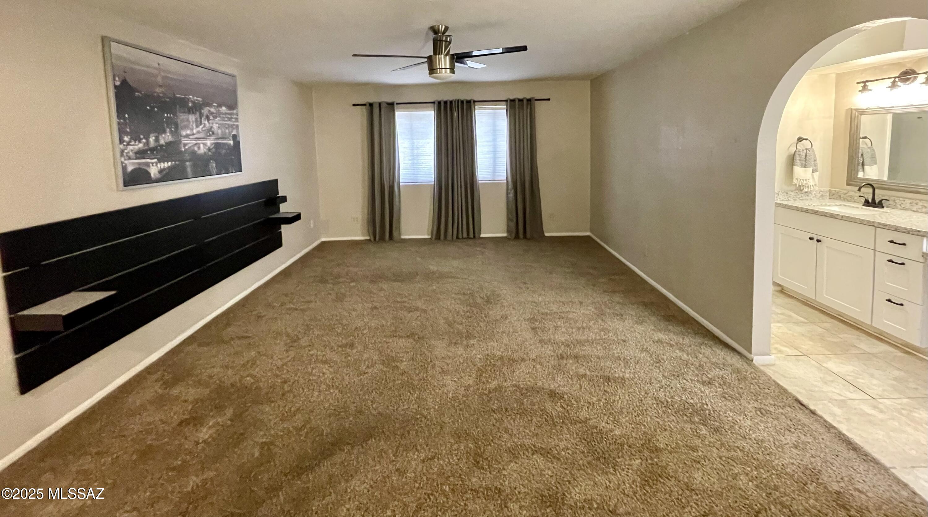 2434 N Shade Tree Circle