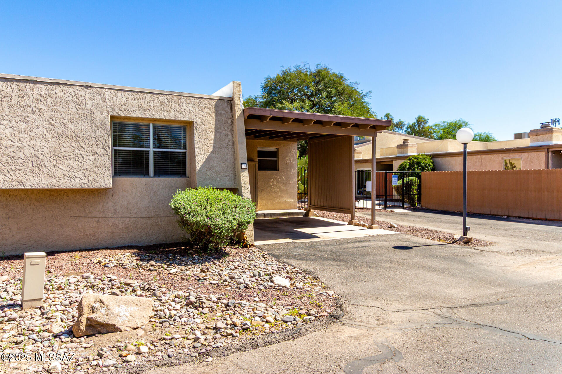 3750 N Country Club Road 1