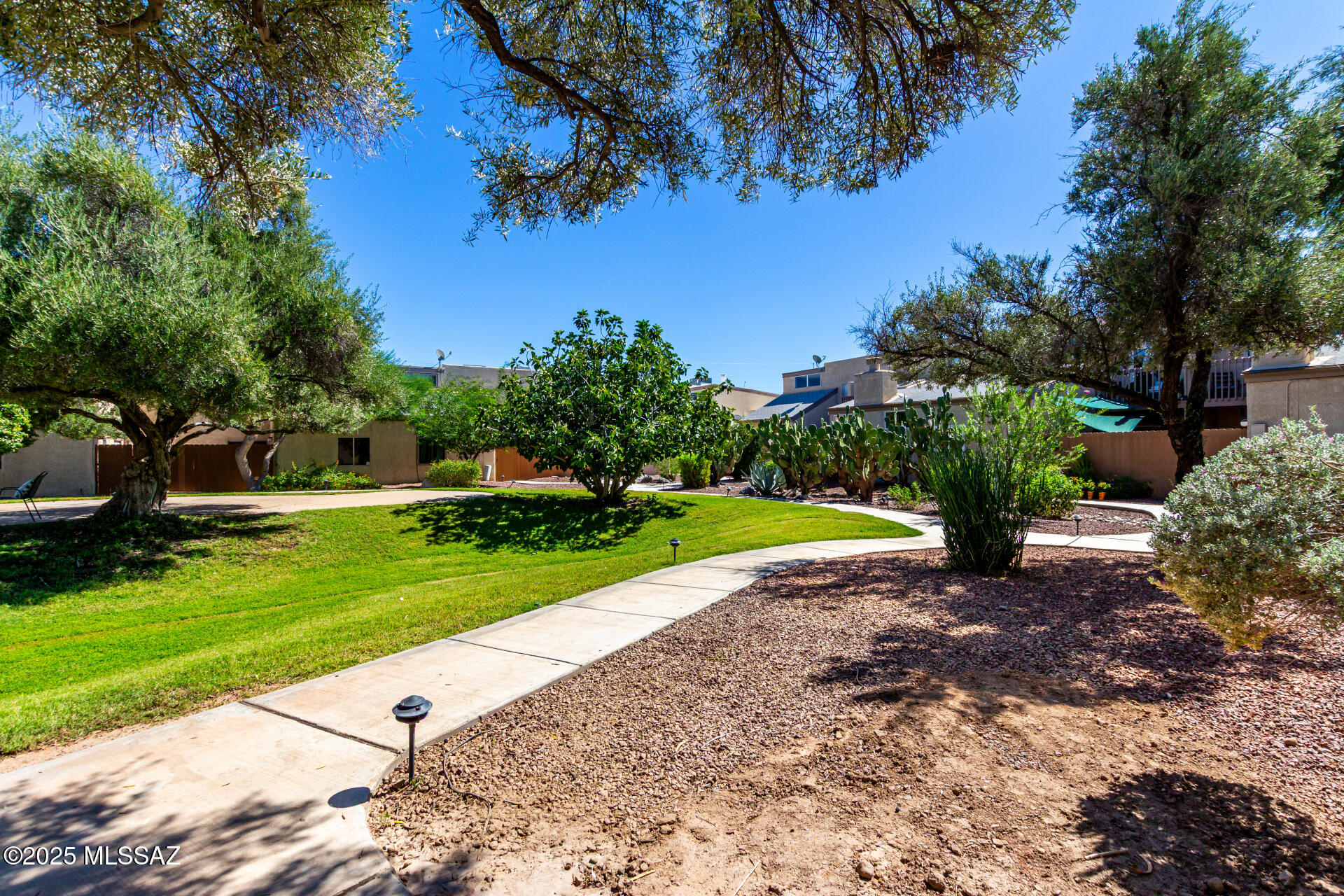 3750 N Country Club Road 1