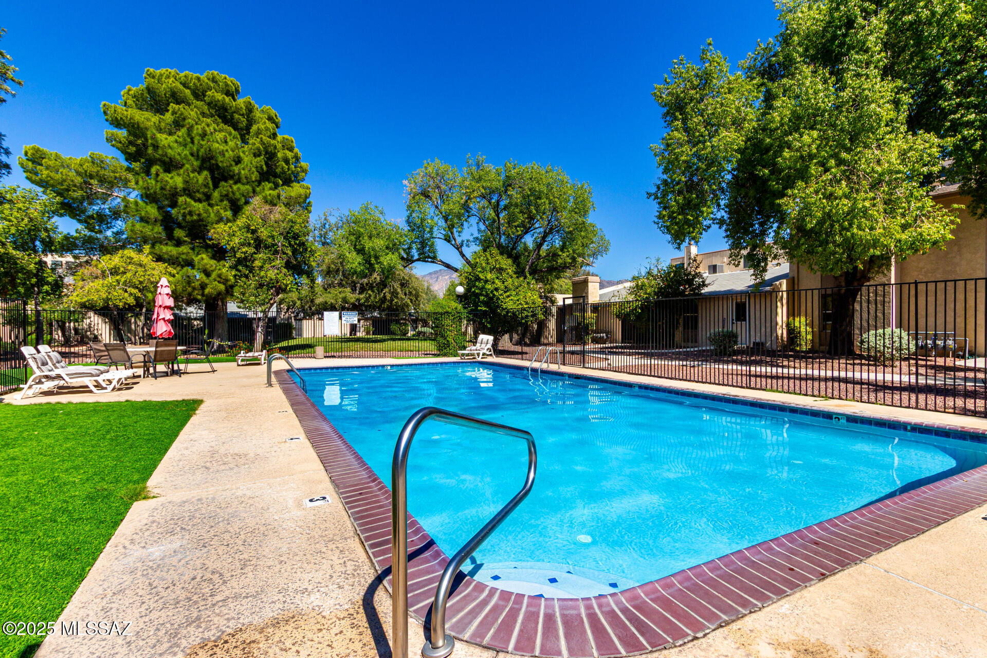 3750 N Country Club Road 1