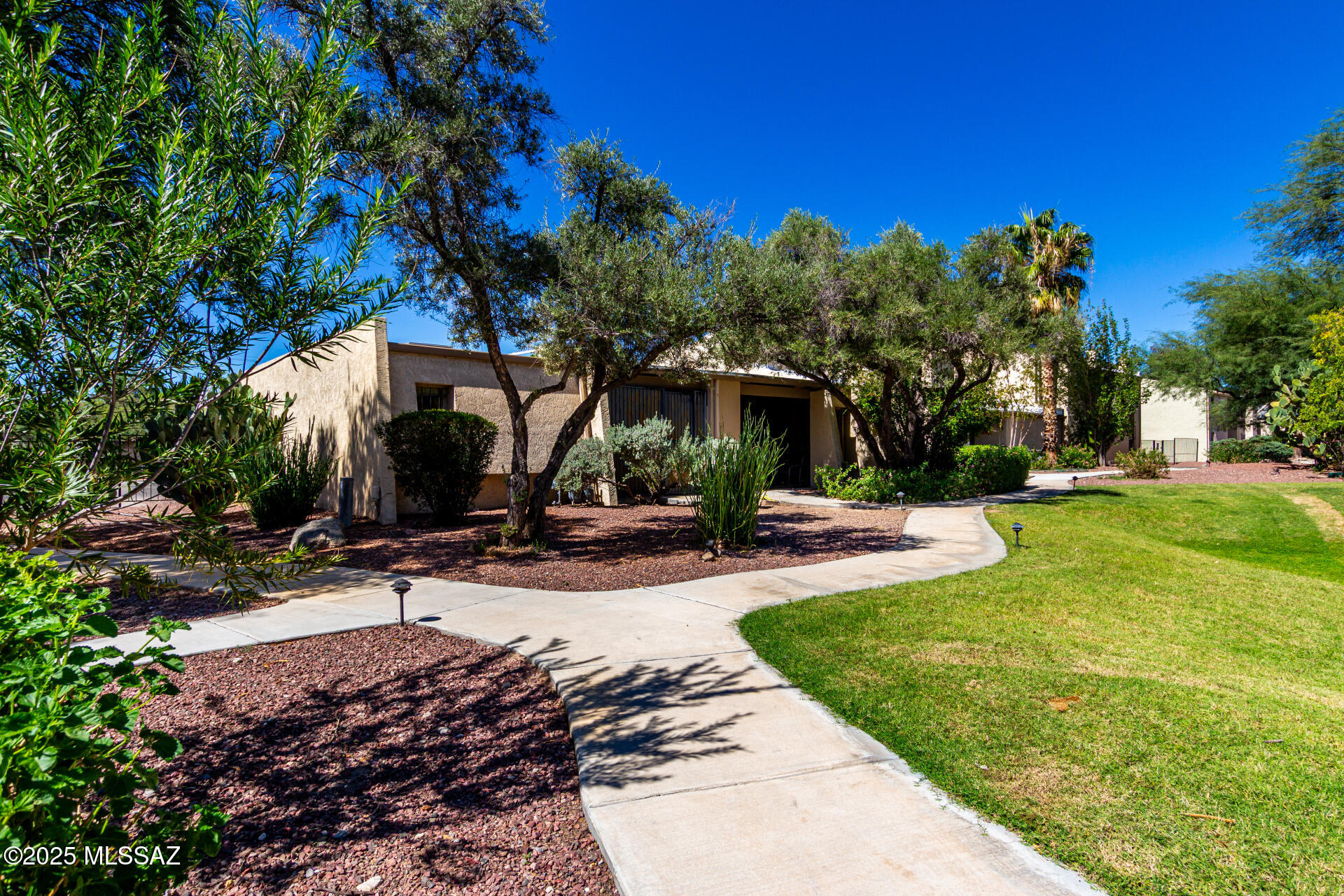 3750 N Country Club Road 1