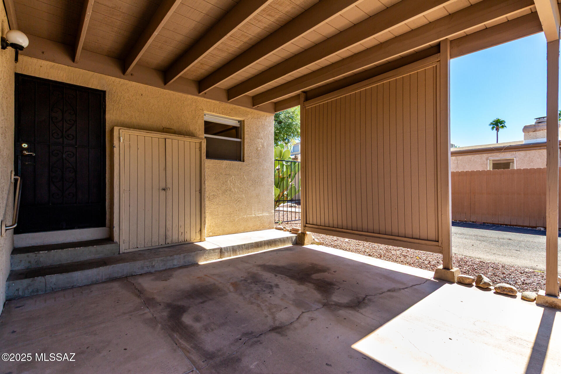 3750 N Country Club Road 1
