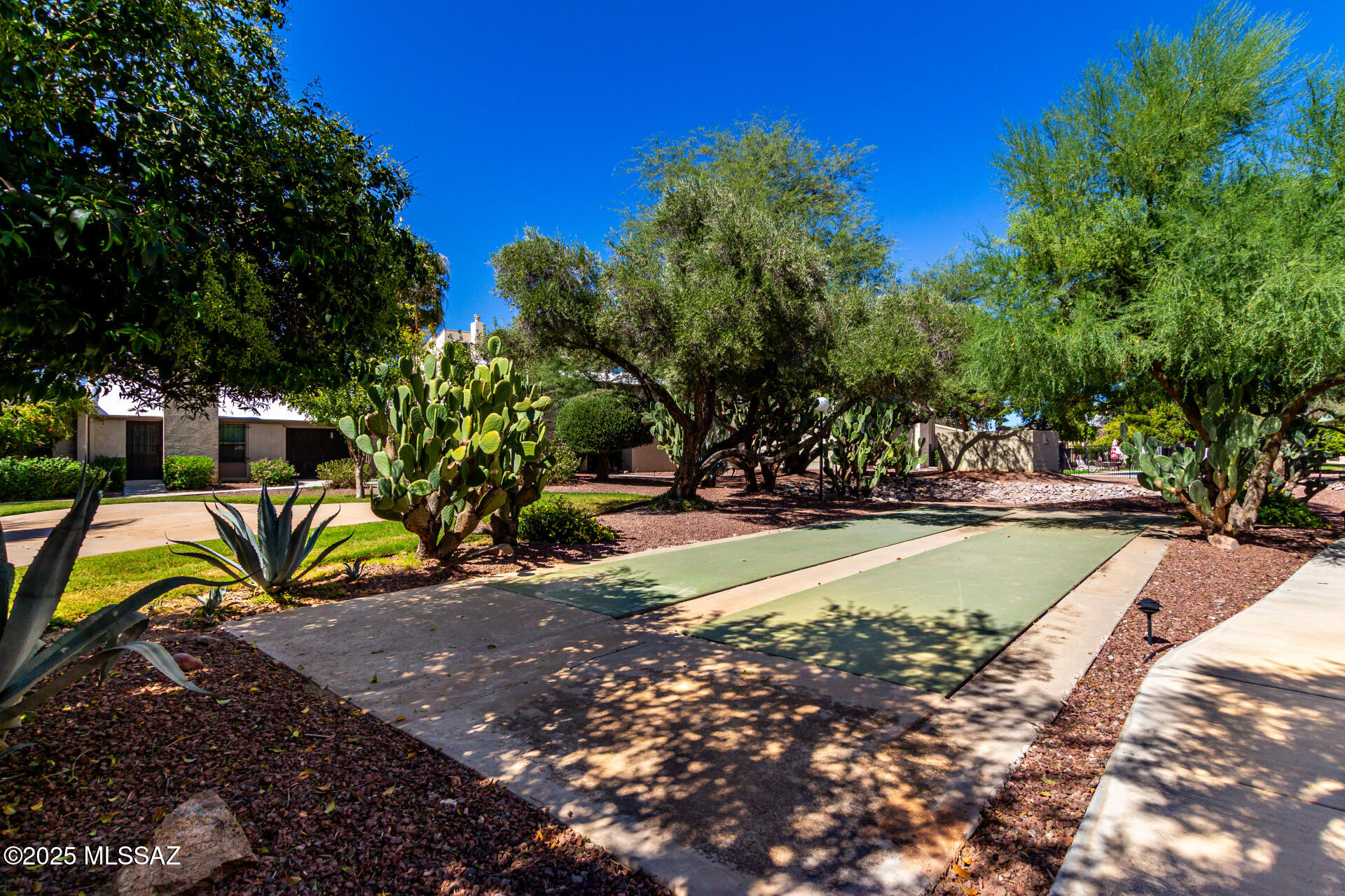 3750 N Country Club Road 1