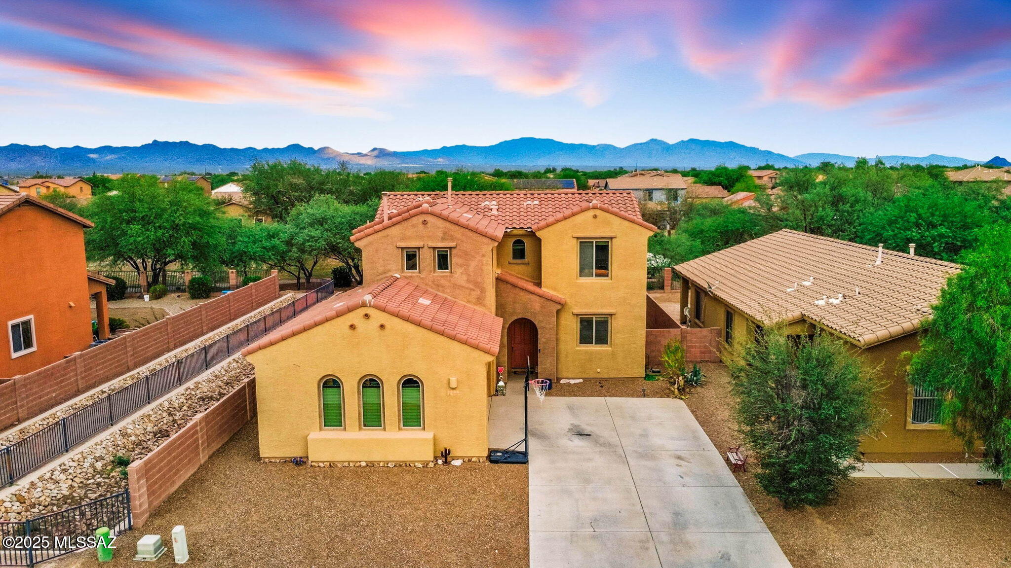 12910 N Fox Hollow Drive