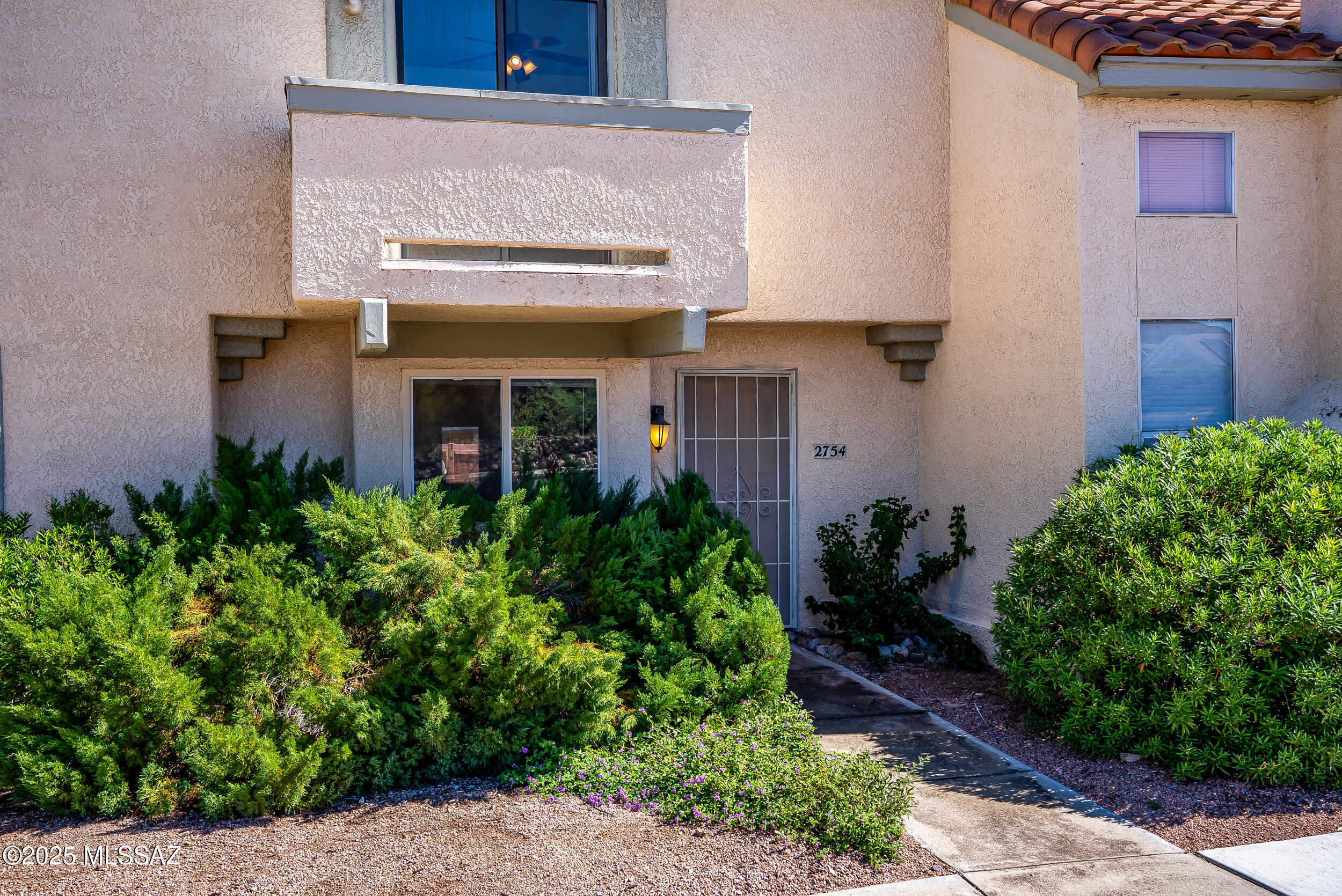2754 W Avenida Azahar