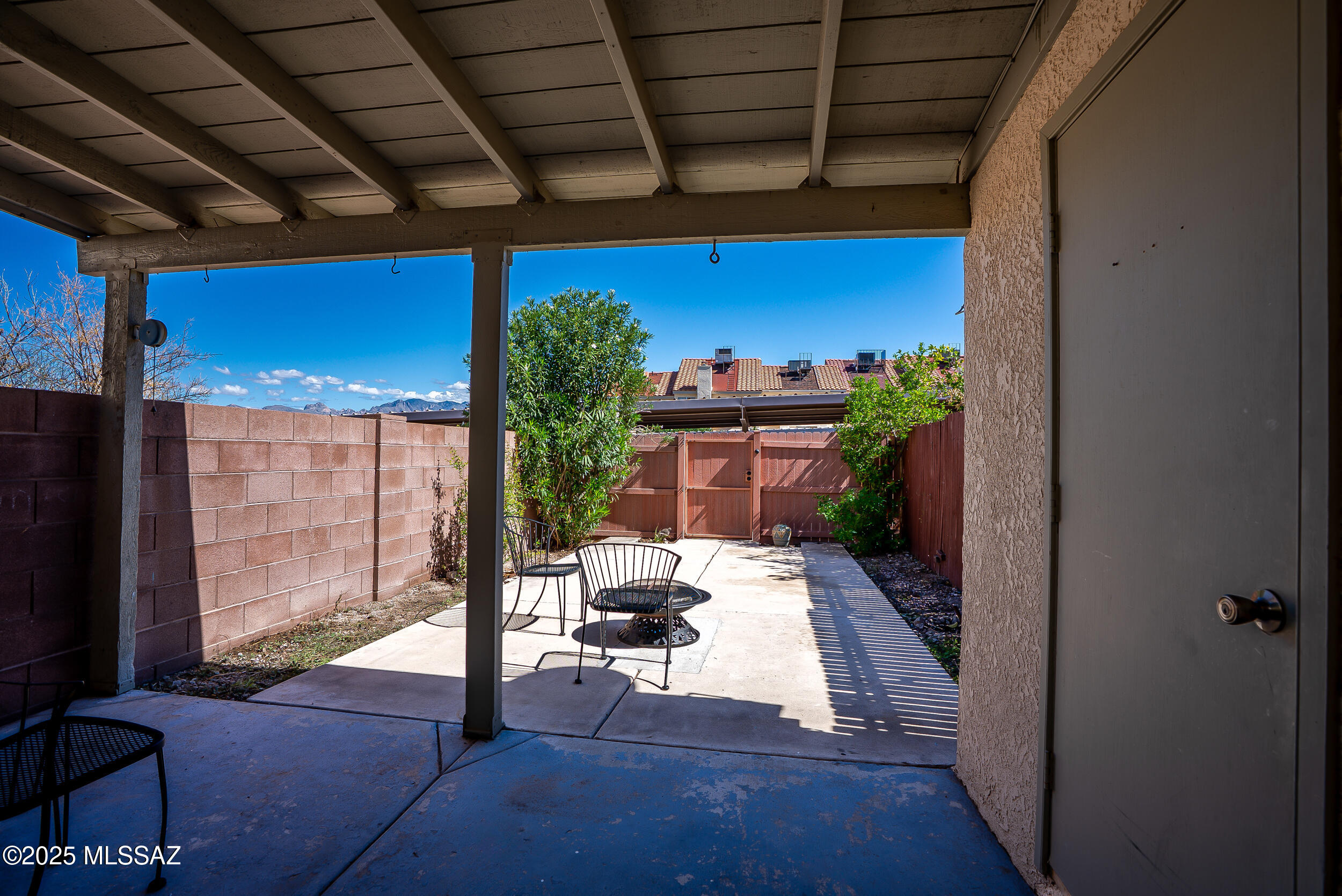 2754 W Avenida Azahar