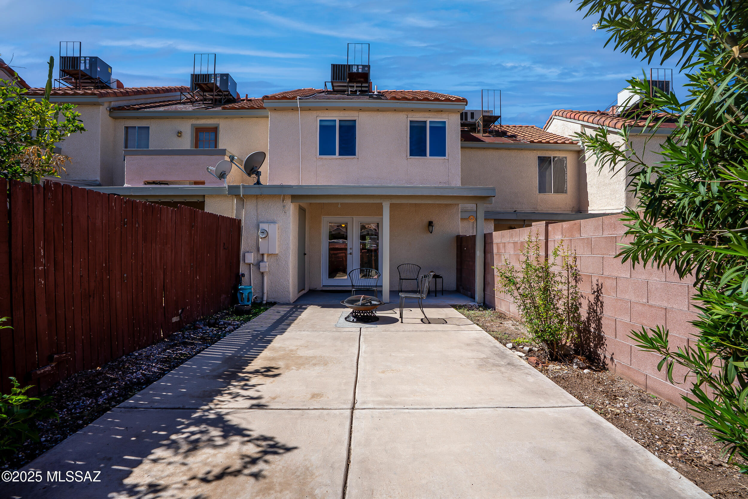 2754 W Avenida Azahar