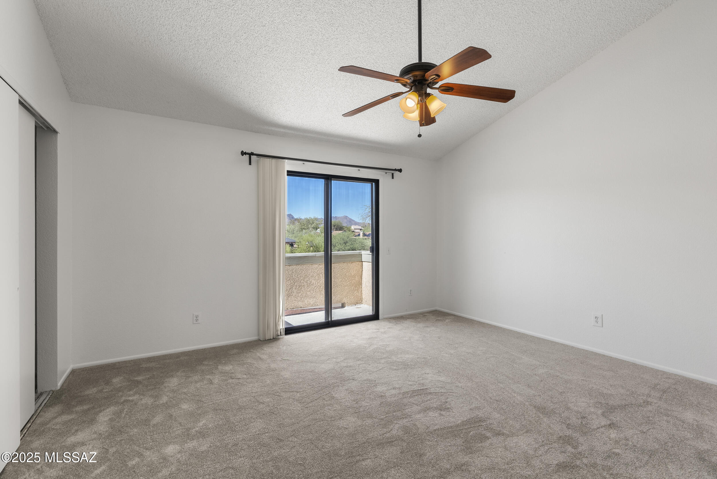 2754 W Avenida Azahar