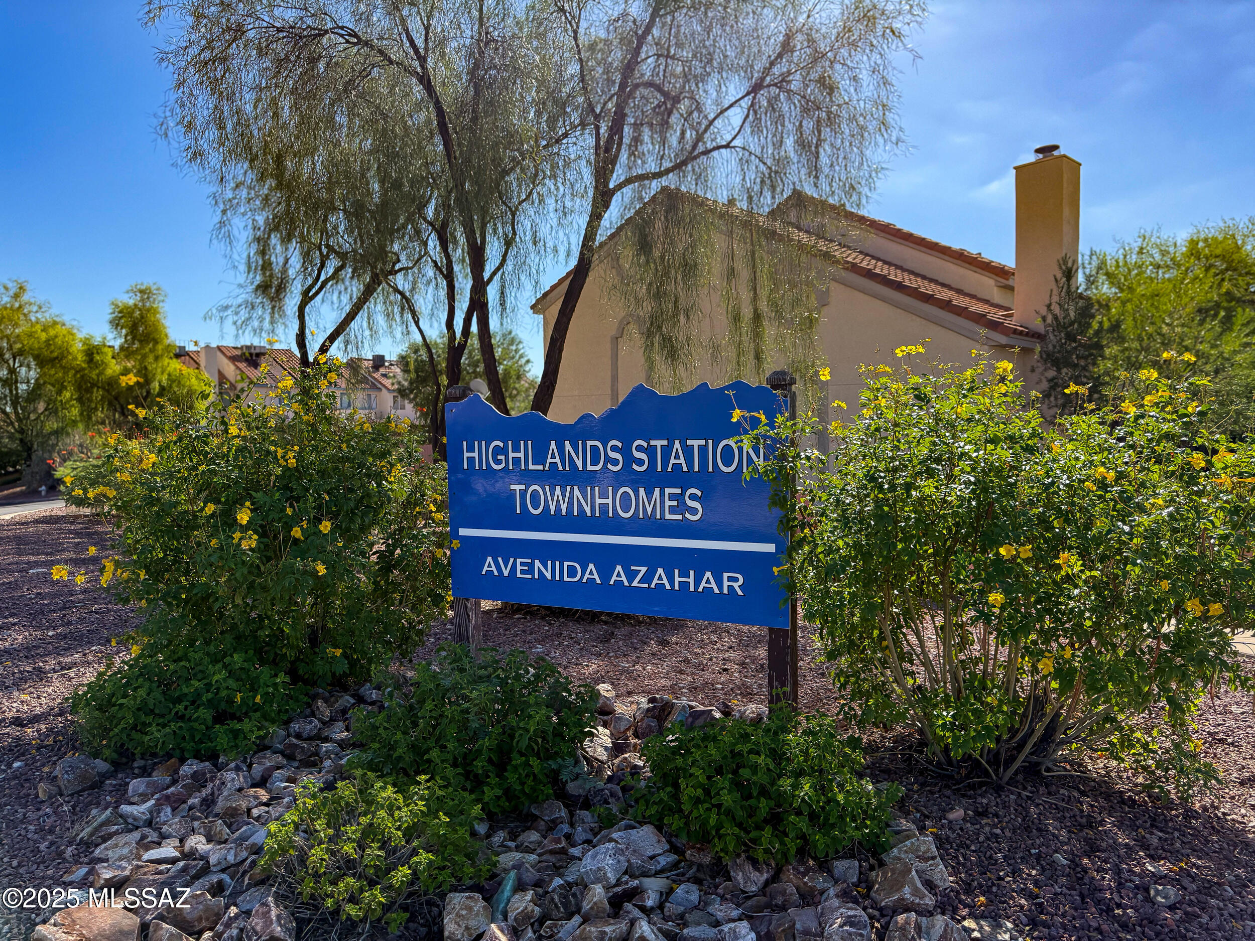 2754 W Avenida Azahar