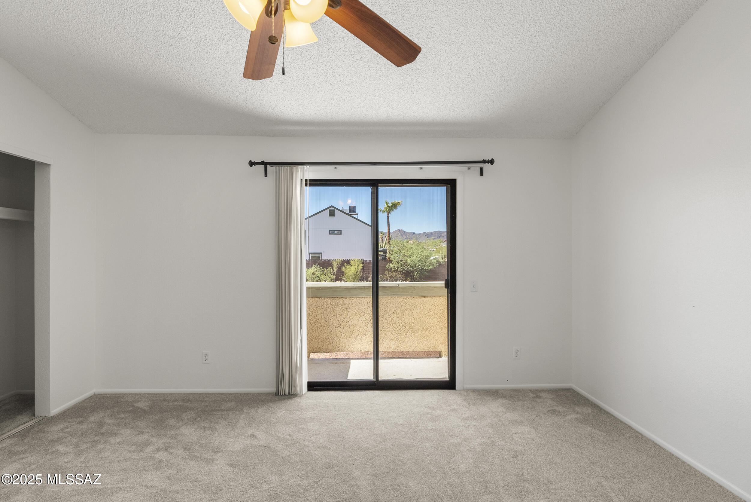 2754 W Avenida Azahar