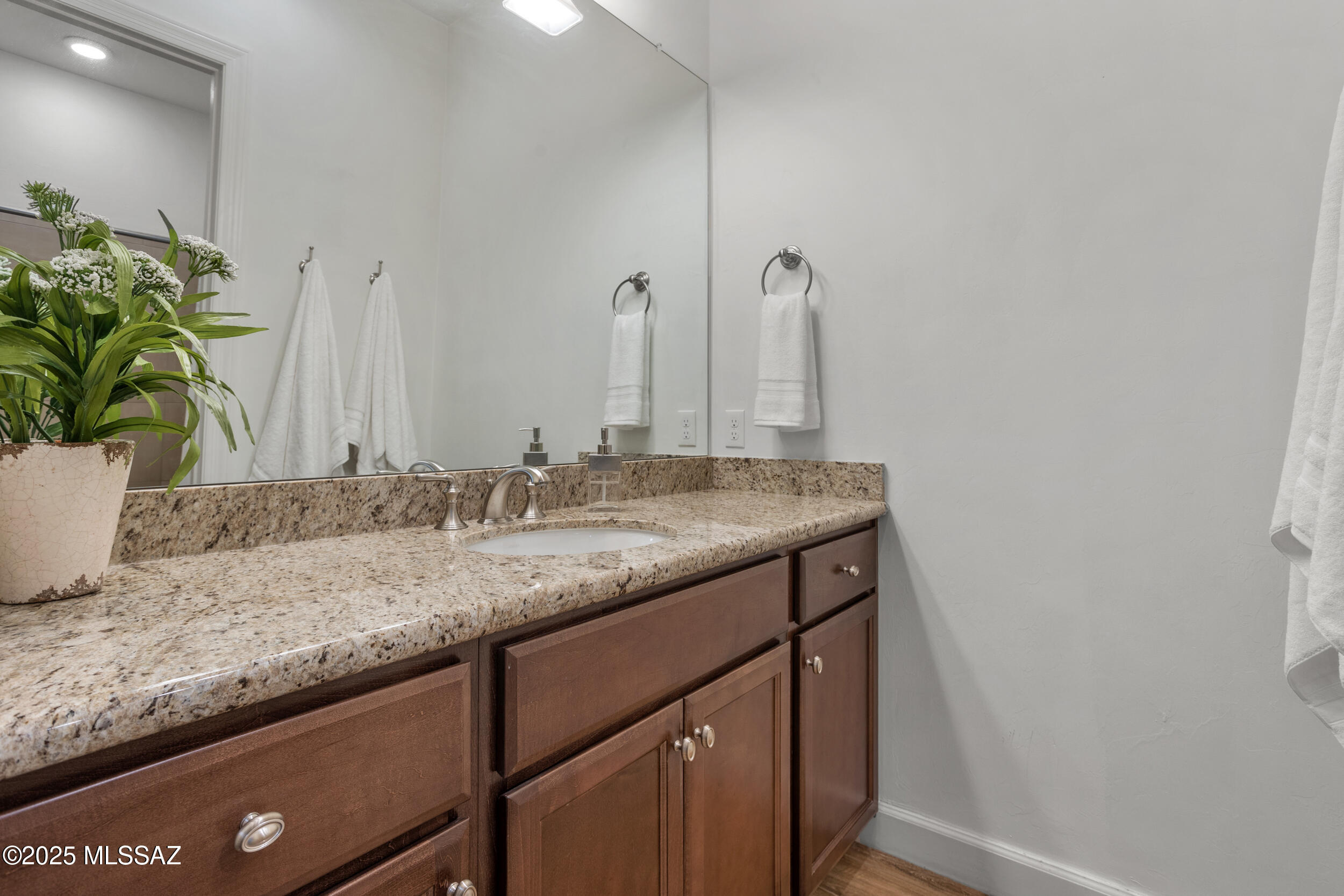 14045 N CROOKED CREEK Drive