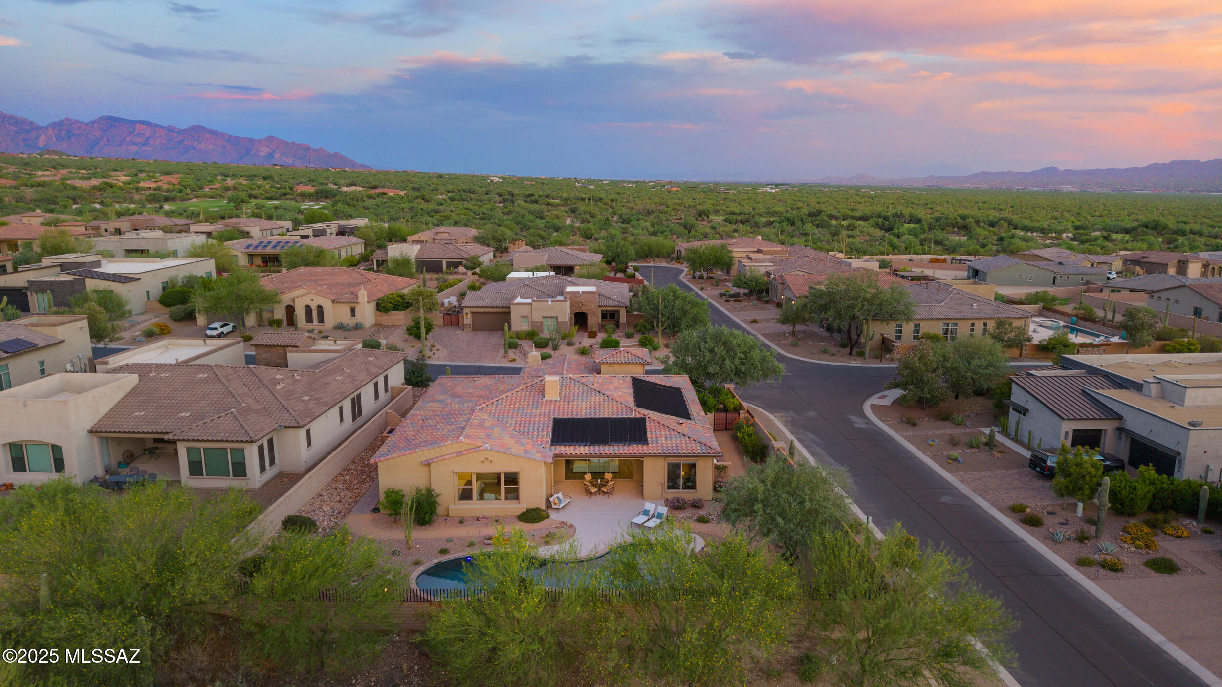 14045 N CROOKED CREEK Drive