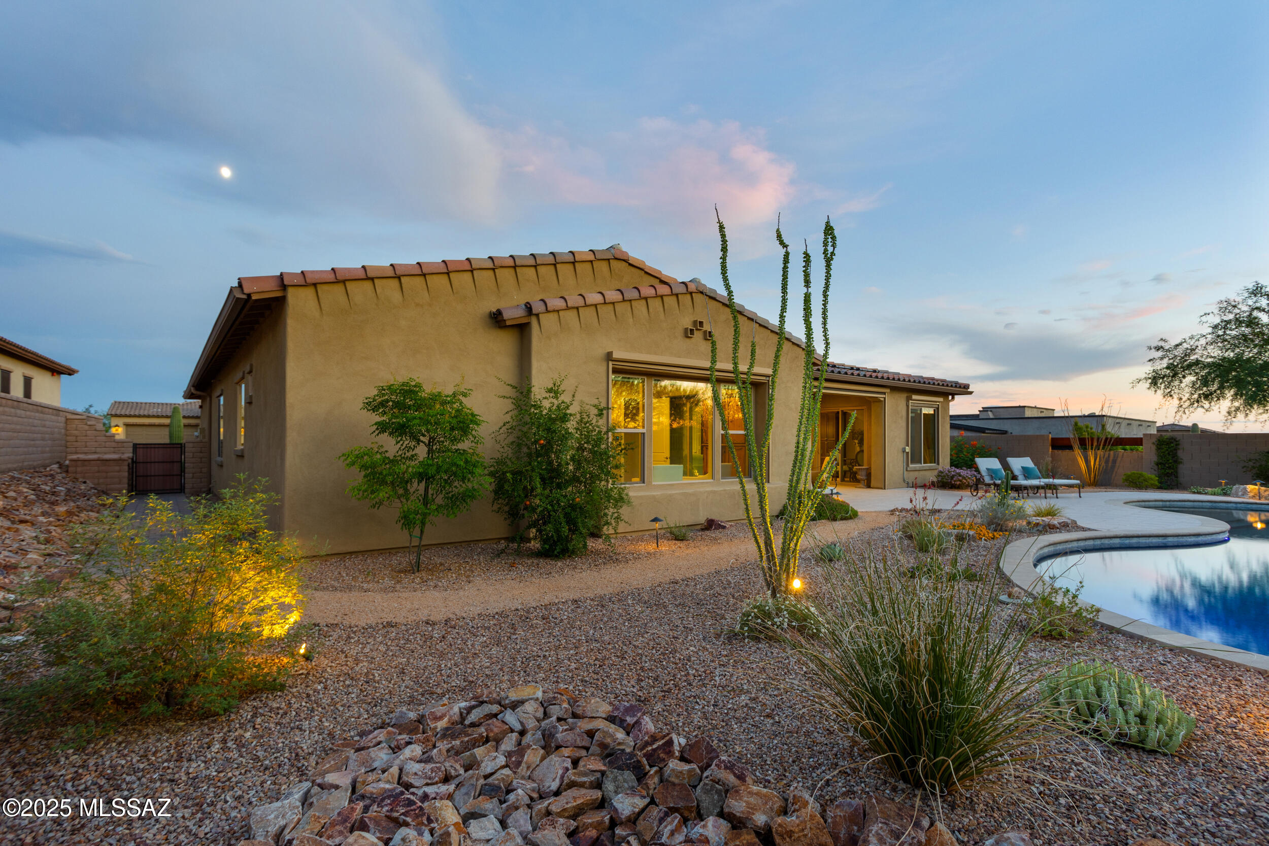 14045 N CROOKED CREEK Drive